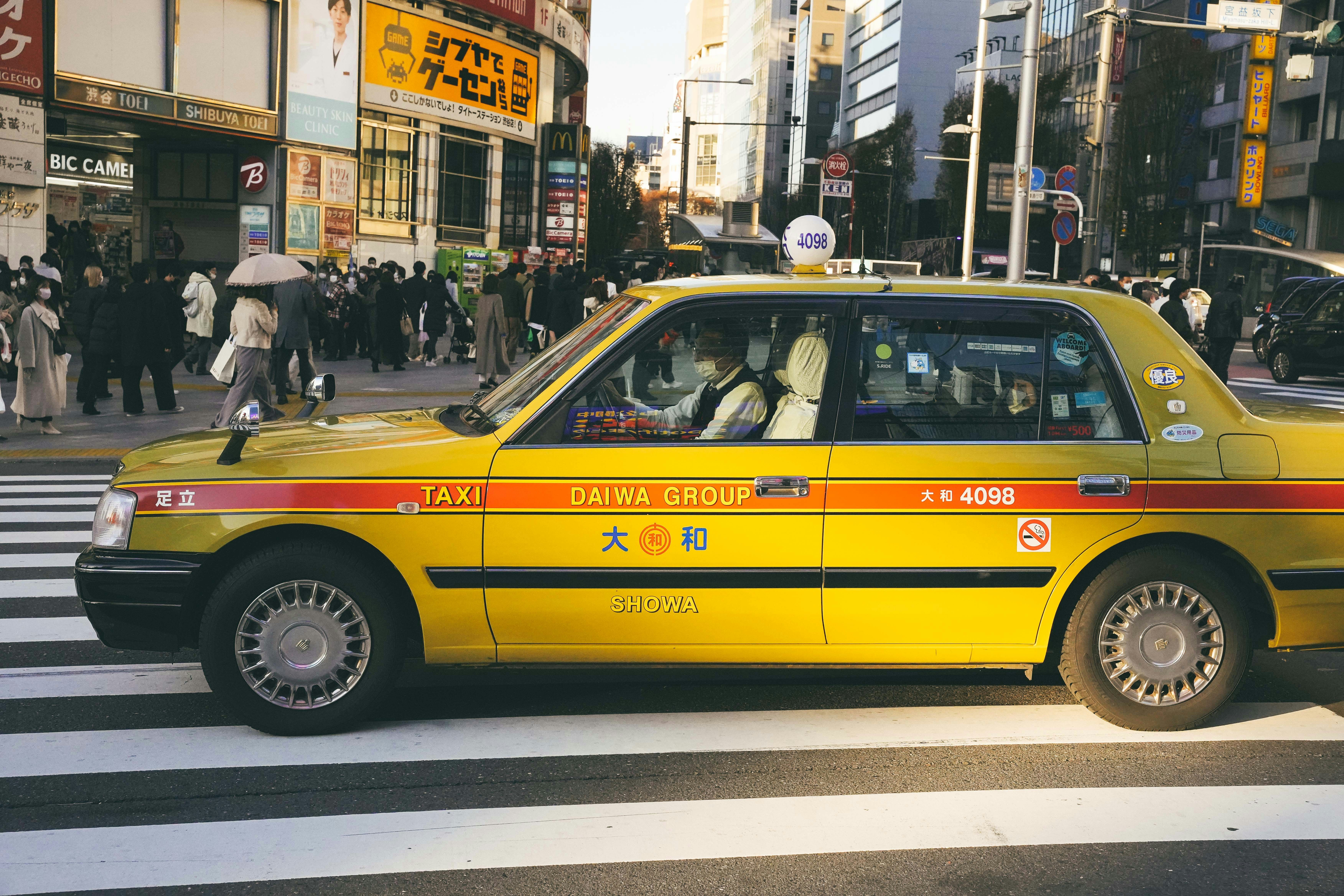 Choose from a curated selection of car photos. Always free on Unsplash.