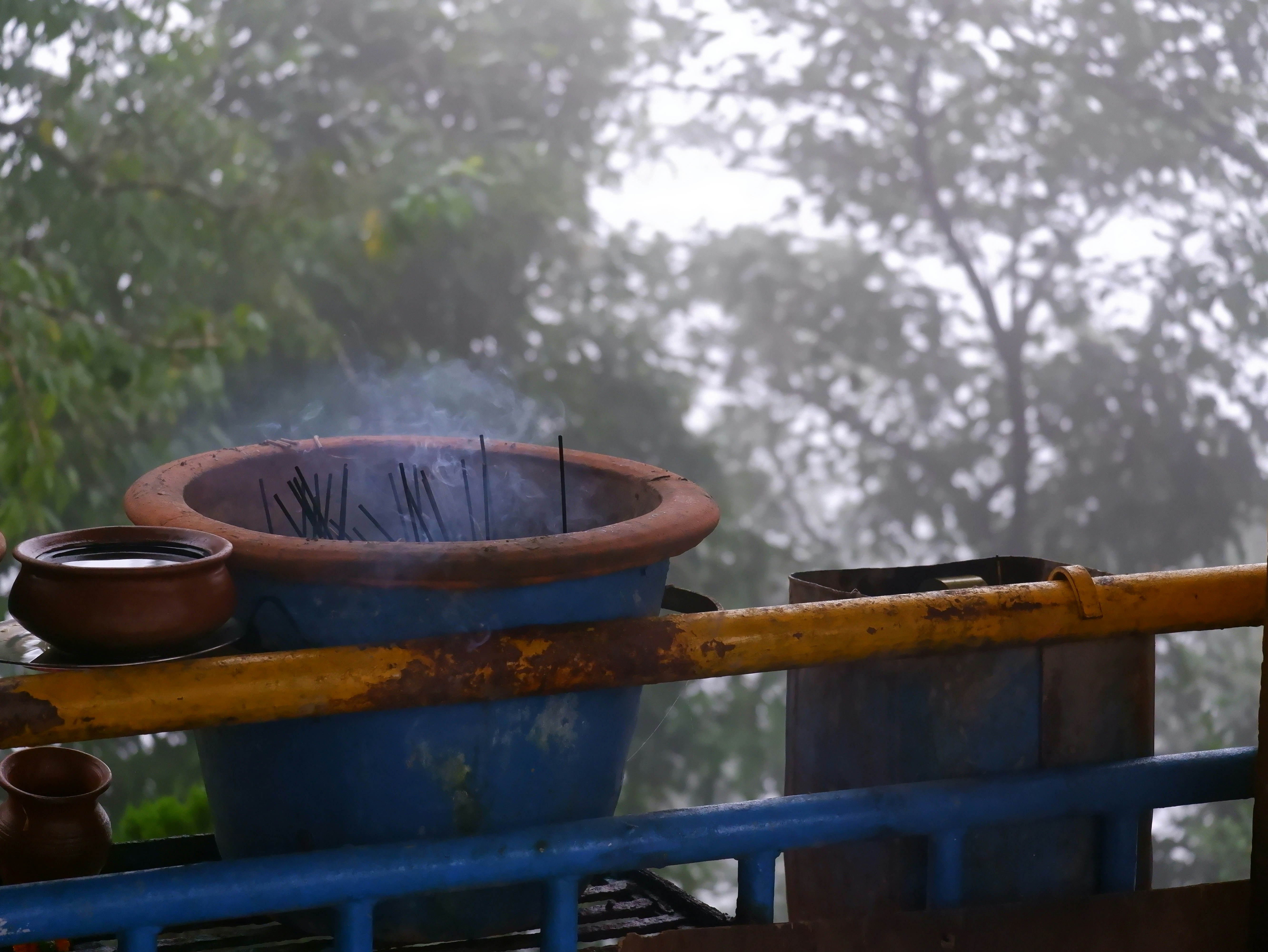 rainy outdoor cooking, wallpaper, Cooking in the Rain: Tips for Windy, Wet Weather 2