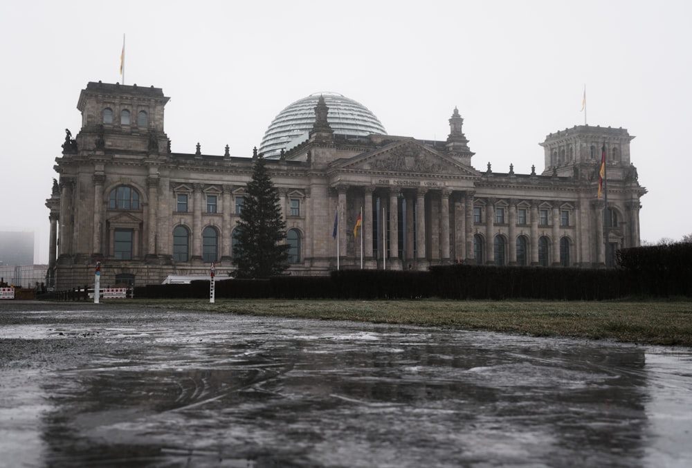 a large building with a dome on top of it