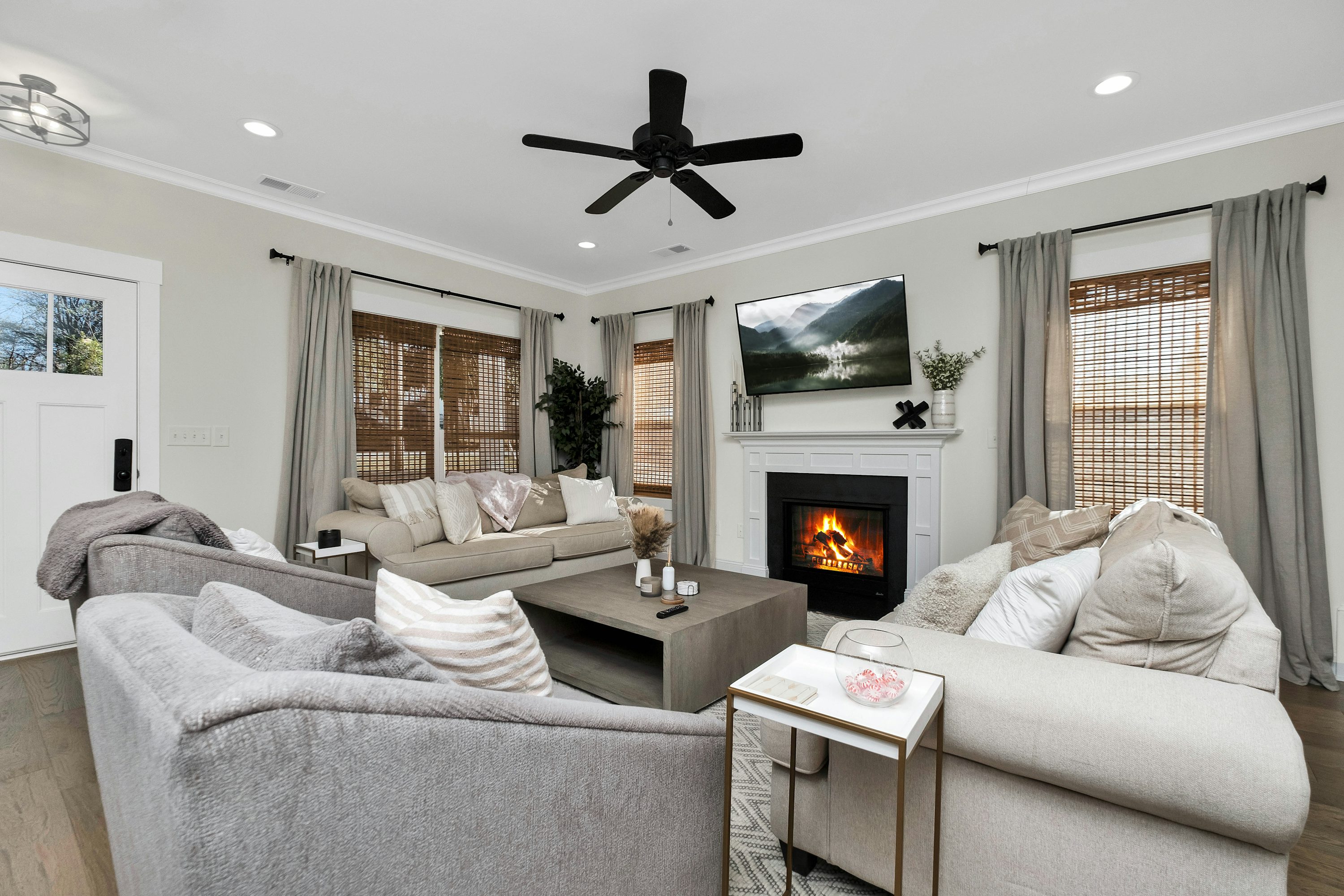 Modern home entertainment setup with IPTV