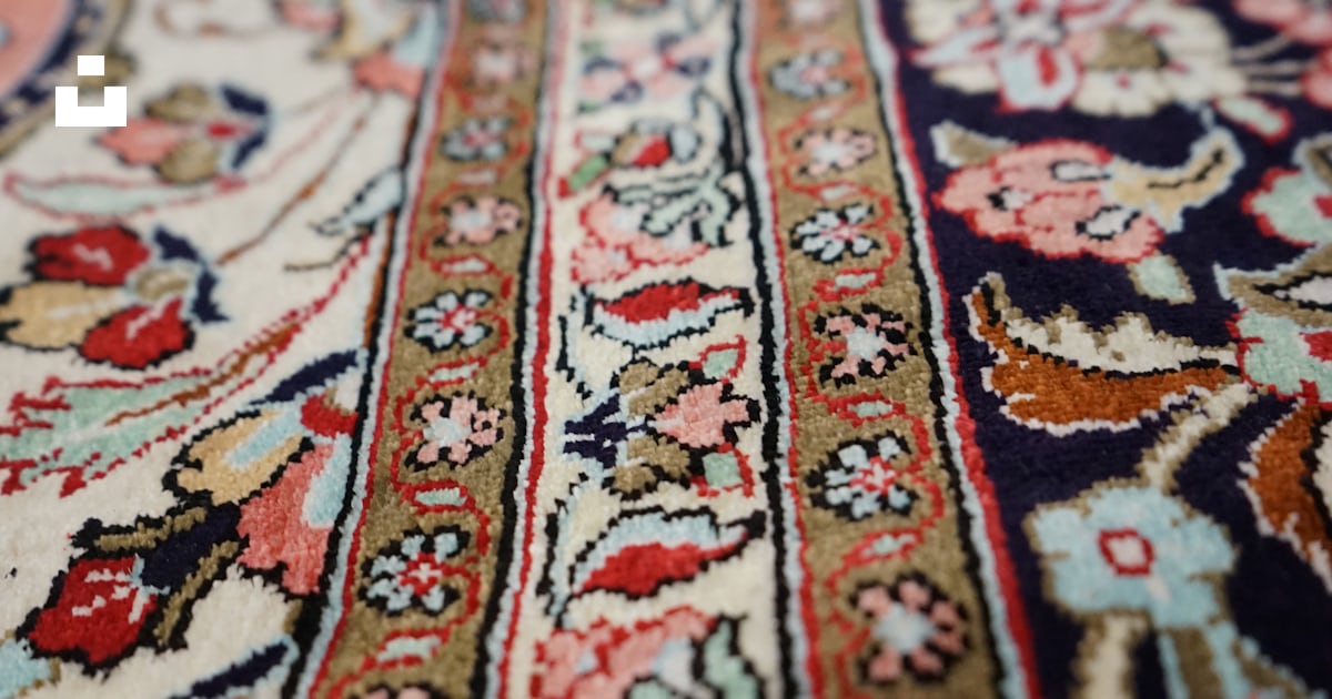 A close up of a rug with a pattern on it photo – Free Rug Image on Unsplash