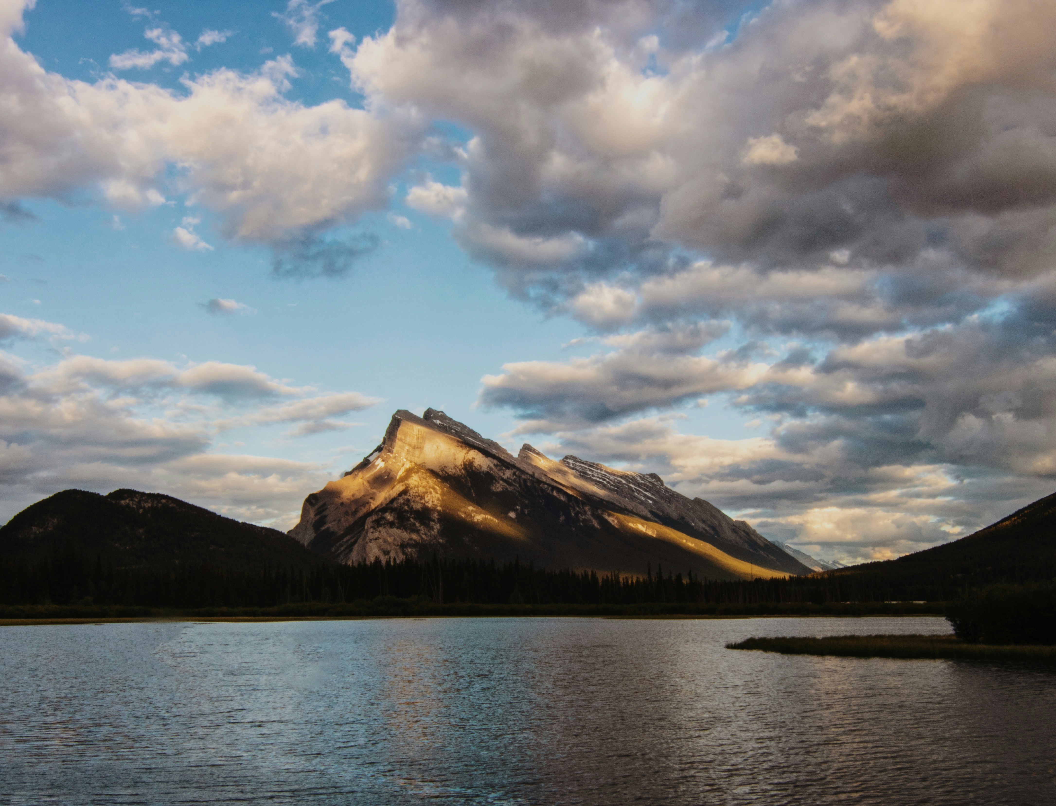 Mountain lake landscape in the Canadian Rockies