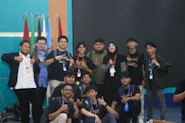 Group photo of fs wiso Kiel members at a campus event.