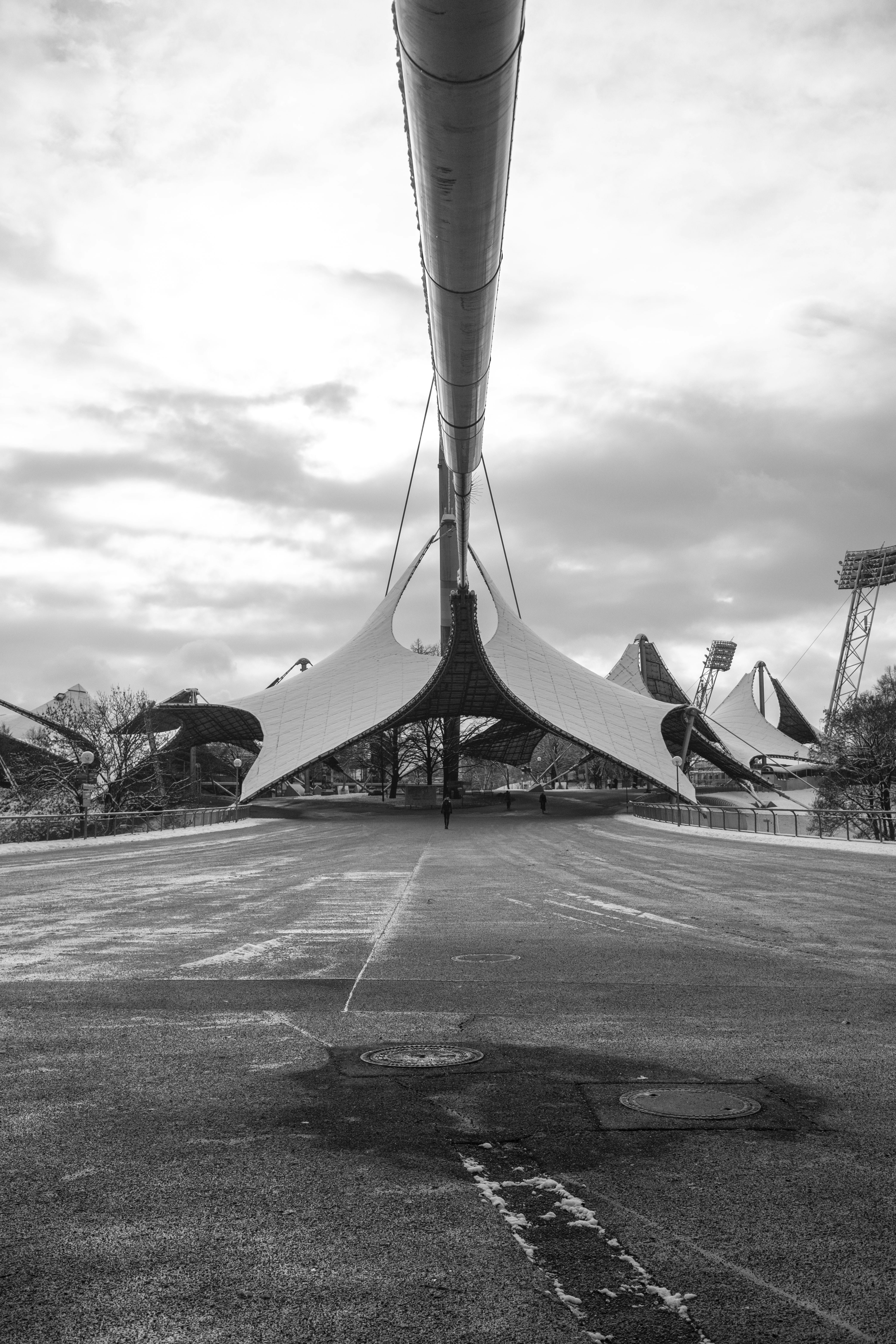 a black and white photo of a large building