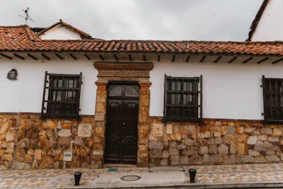 Exterior view of a traditional Zamora building housing one of our apartments.