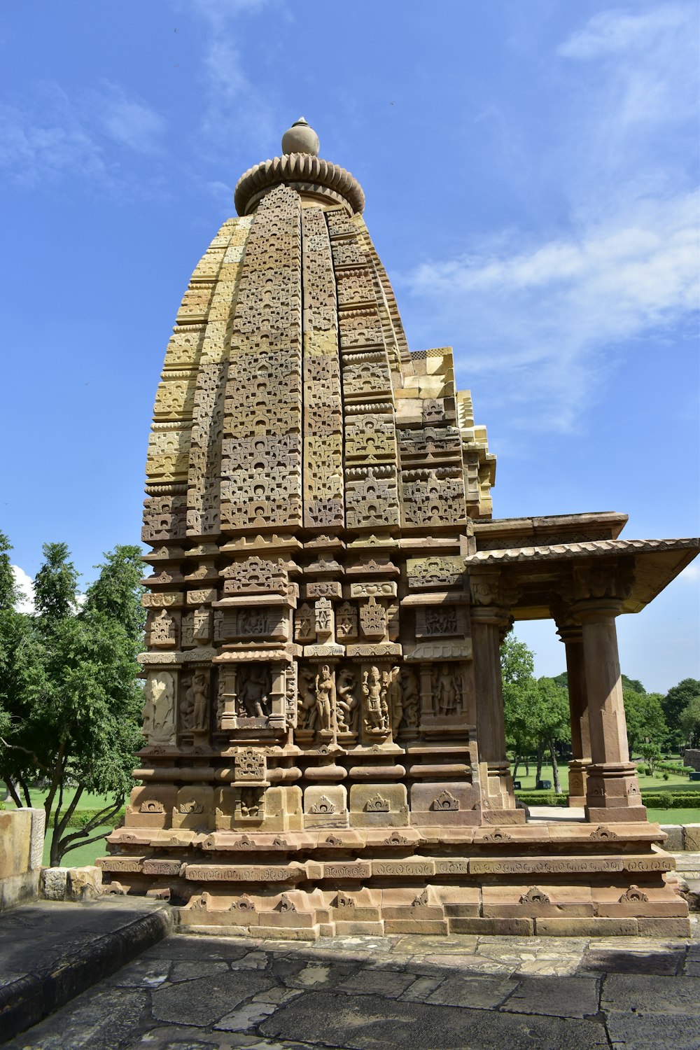 a large stone structure with a sky background