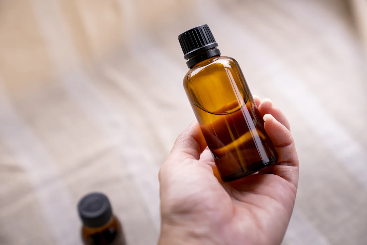 Olio essenziale usato per i trattamenti aromaterapici (immagine dimostrativa, non dello studio reale)