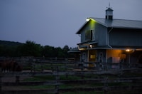 WickenburgHorseProperty.com