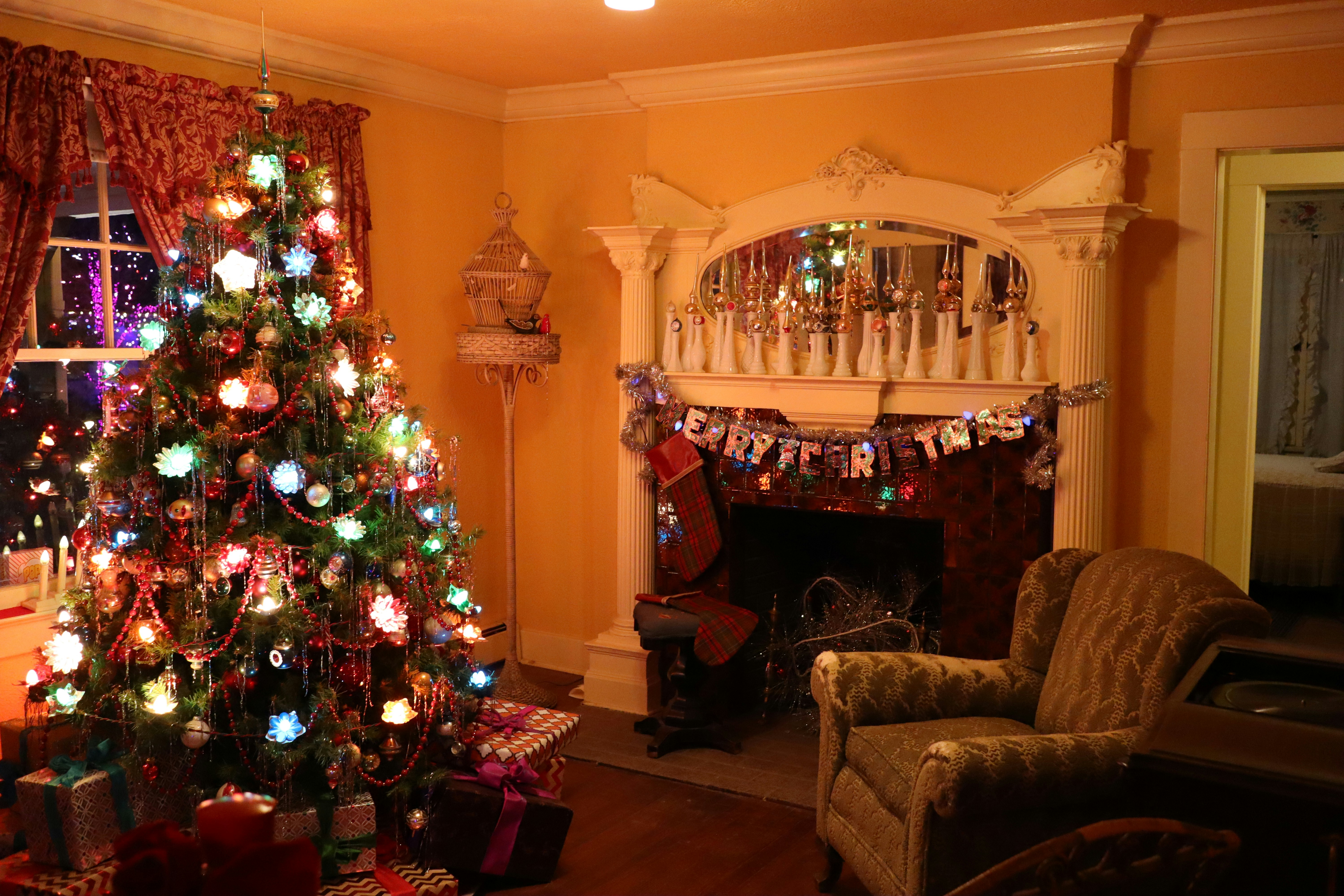 a decorated christmas tree in a living room