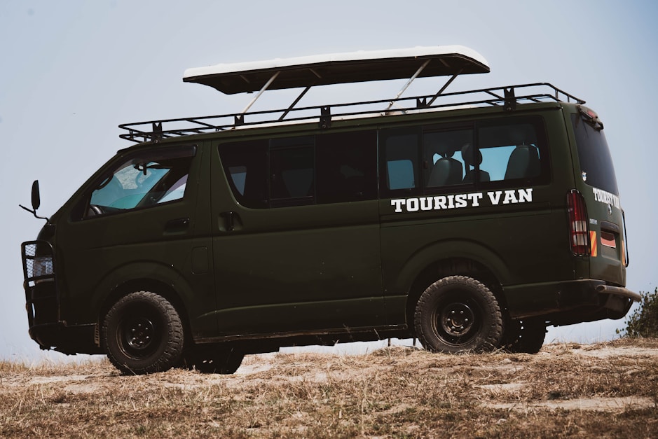 SAFARI CAR IN UGANDA  IN GAME DRIVE
