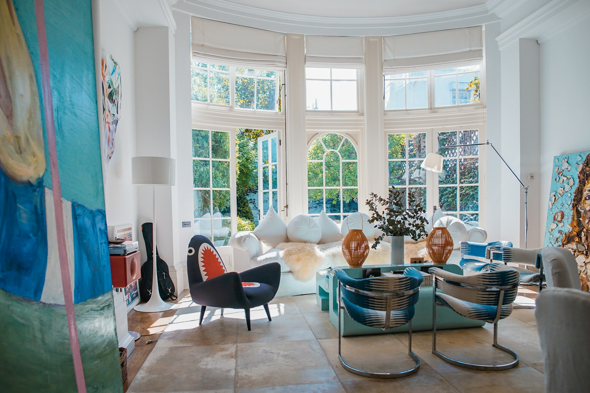 black and white bed linen