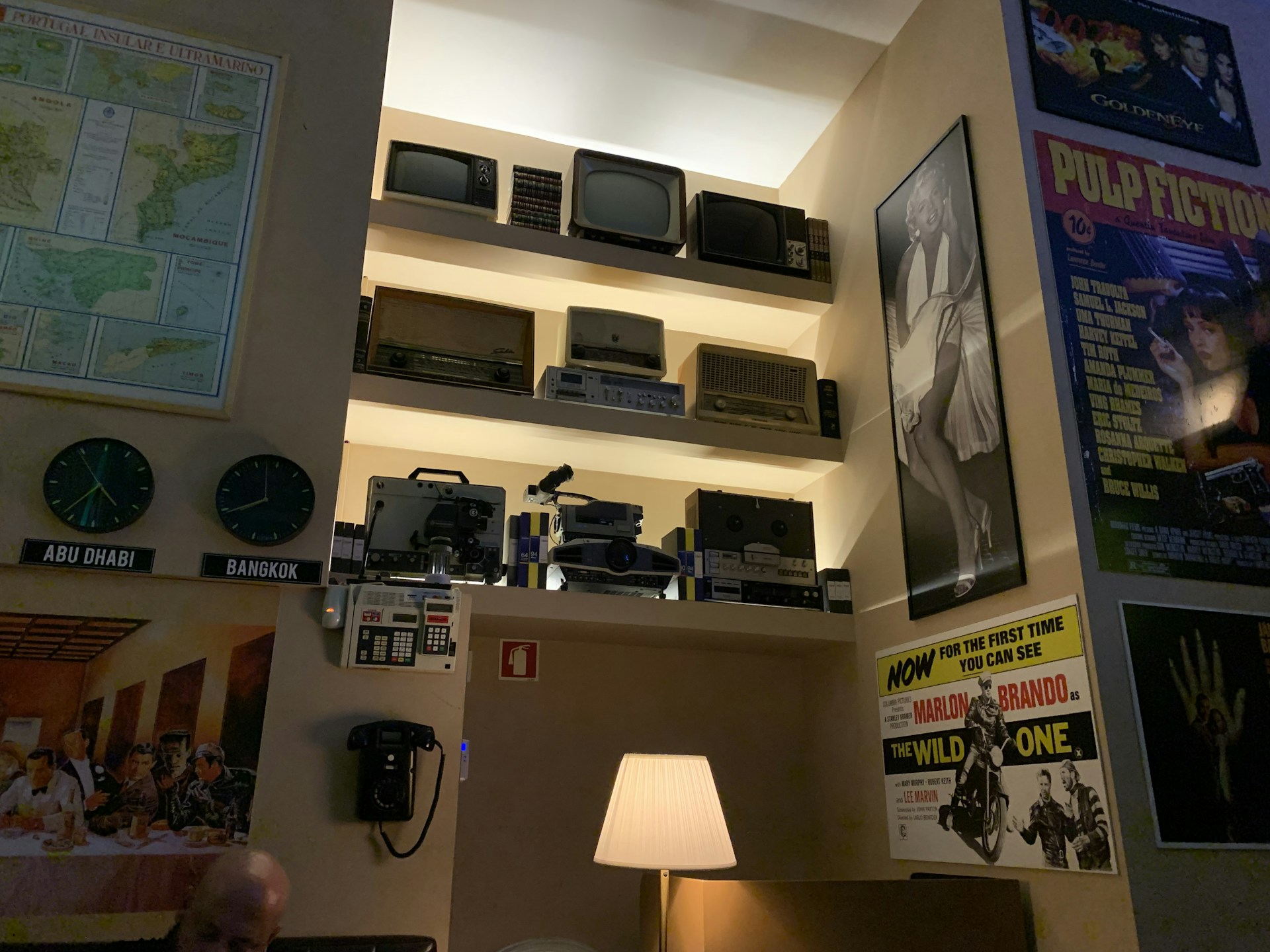 black and white bed linen