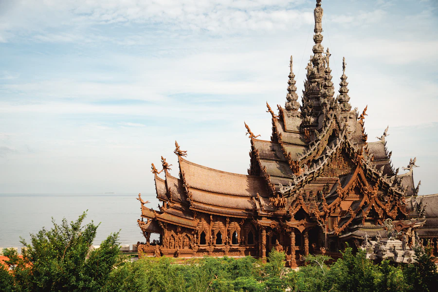 Деревянный храм Sanctuary of Truth на побережье Паттайи