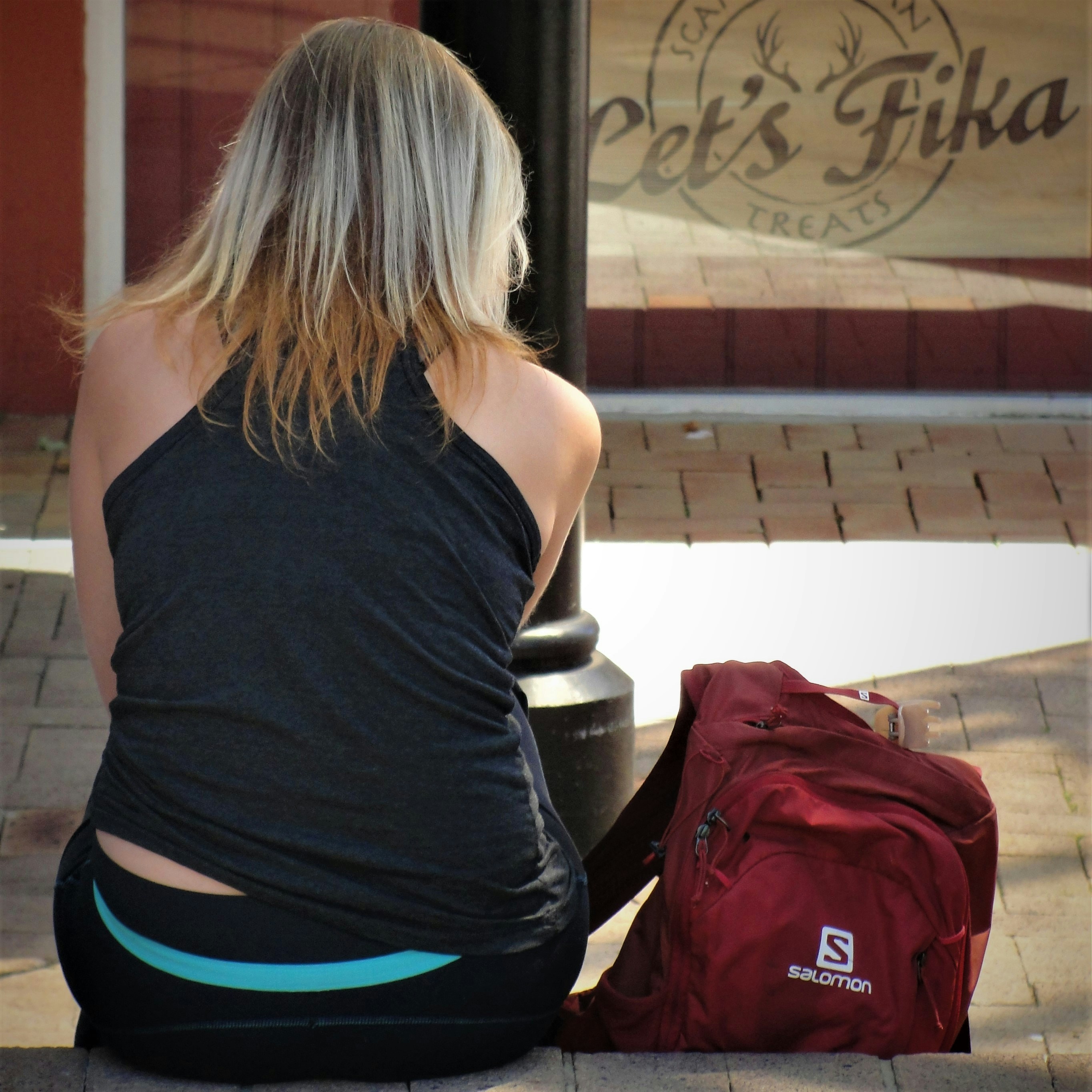 Lena Hoffmann, female bikepacking writer with blonde hair