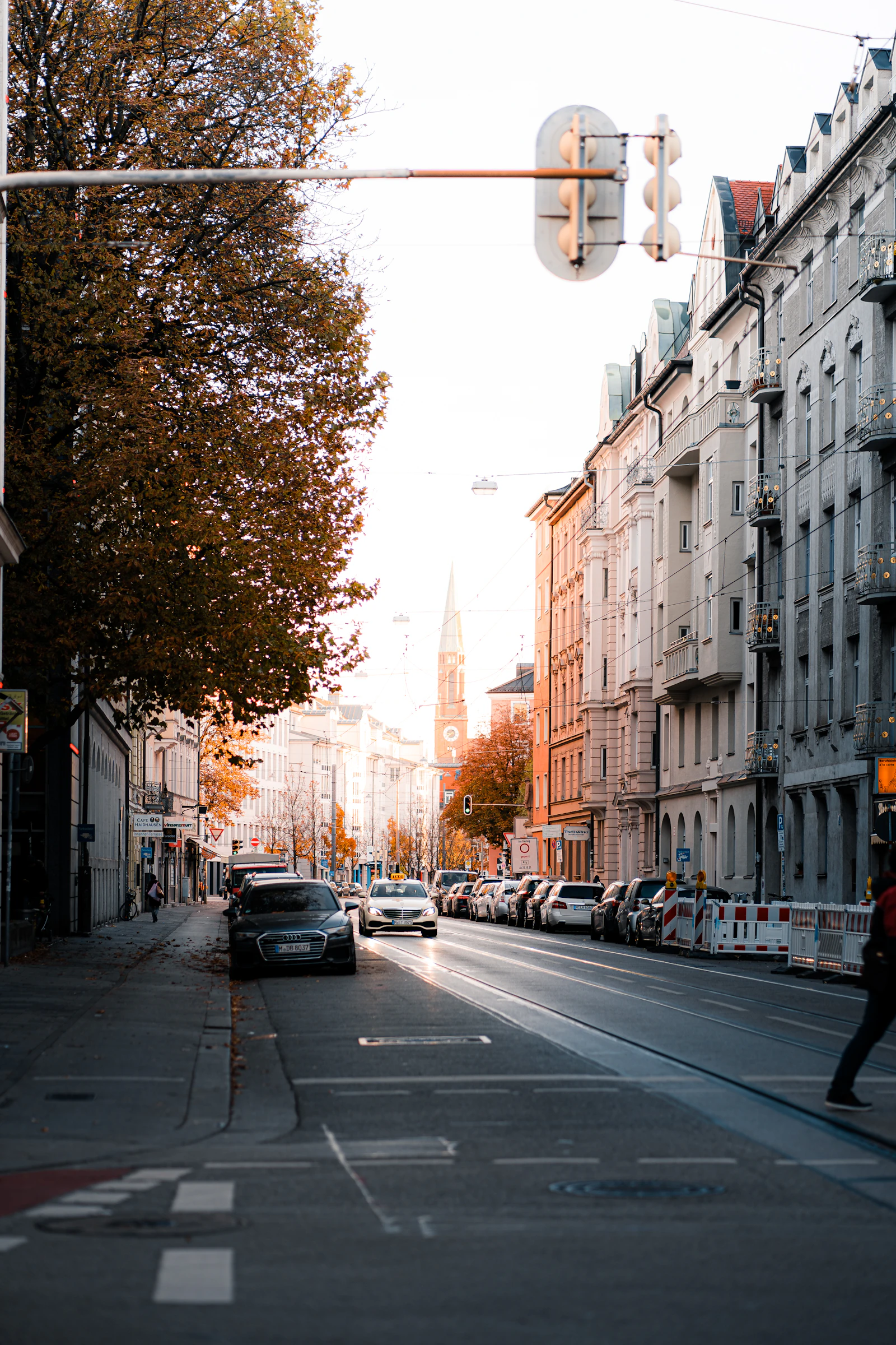 Cars line a street in Munich