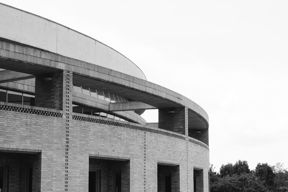 a black and white photo of a building