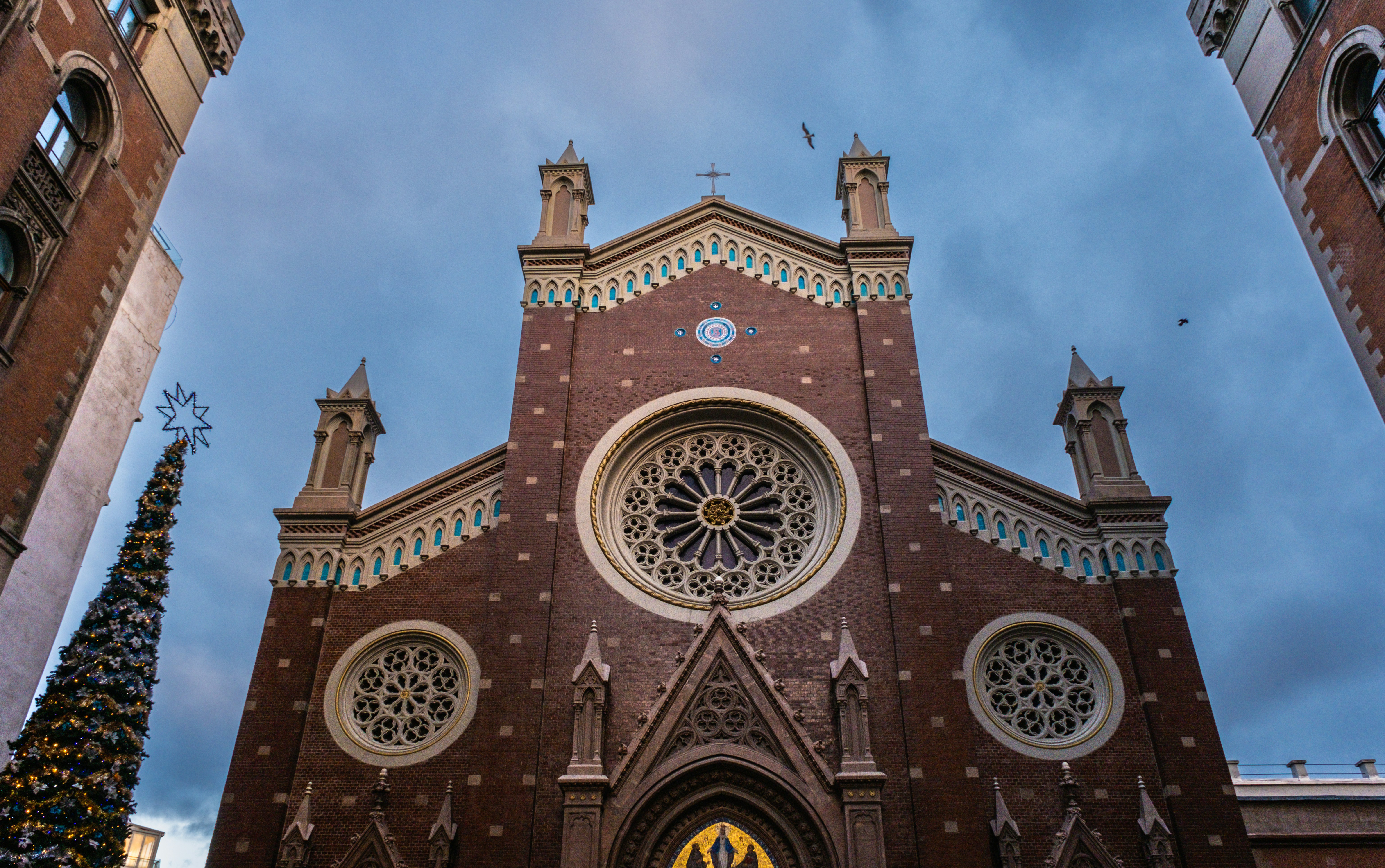 Photo by irfansimsar