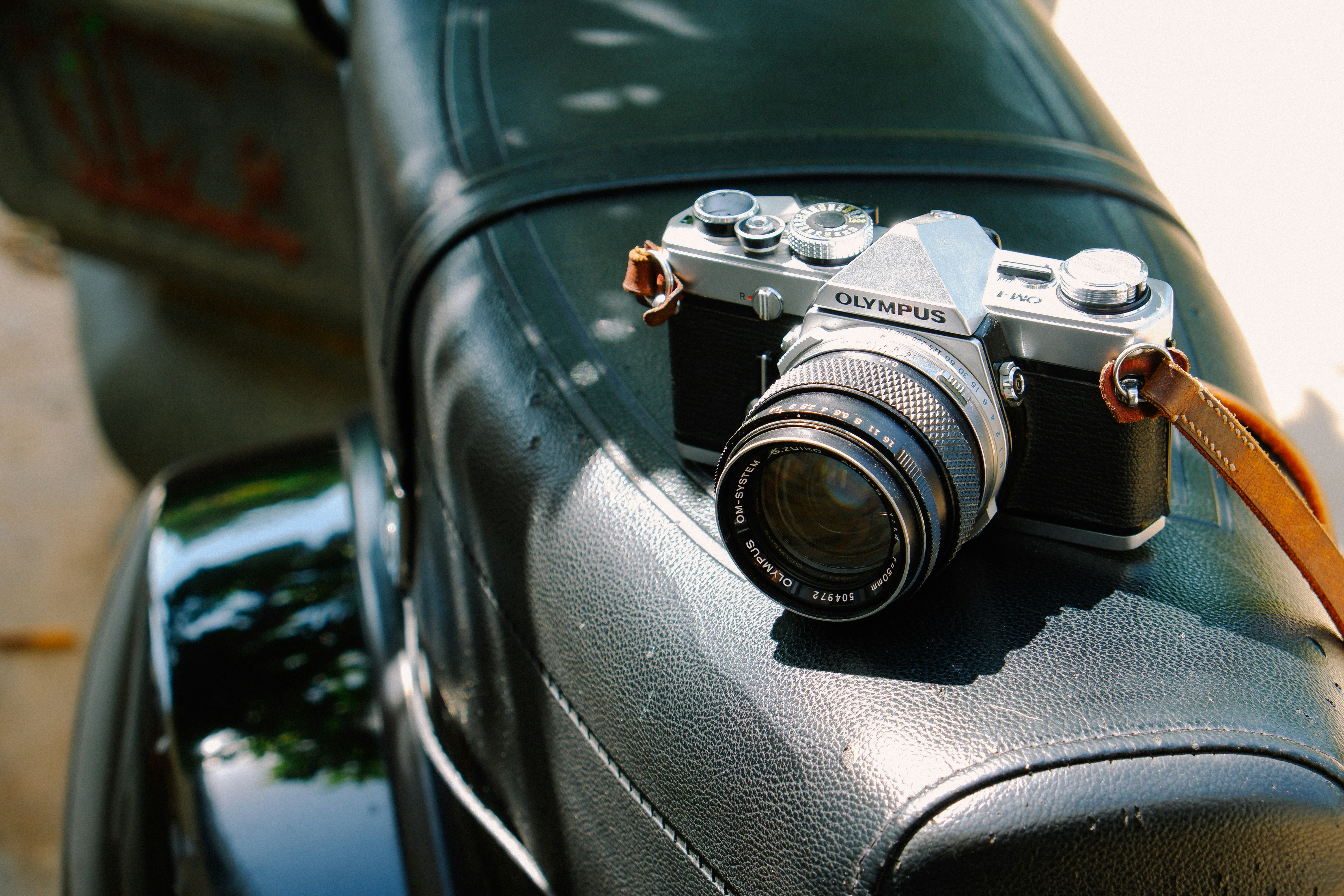 5 DSLR Camera Gear Reviews Focused on Burst Shooting Autofocus
