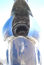 a close up of a propeller of an airplane