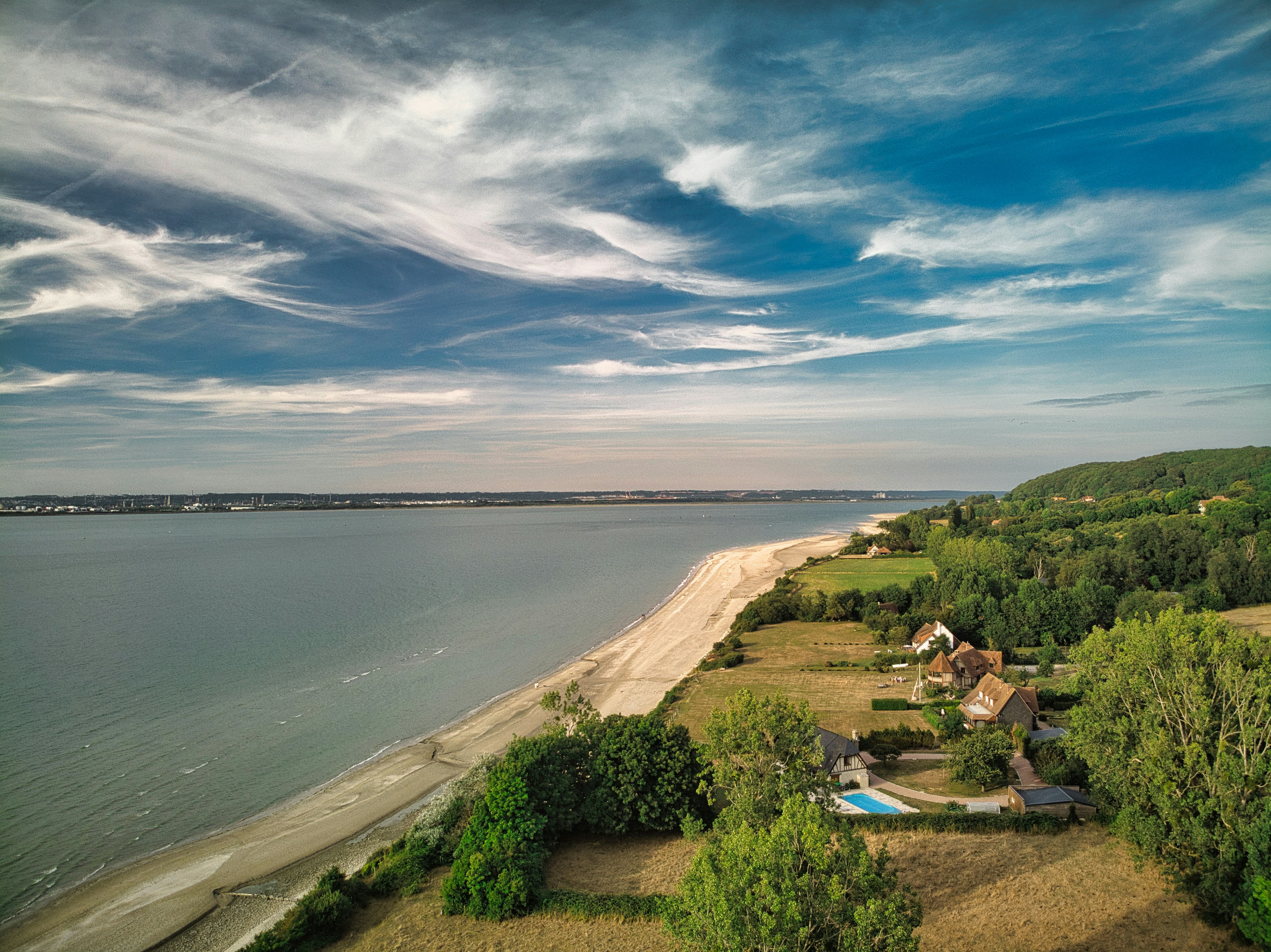 a bird's eye view of a large body of water