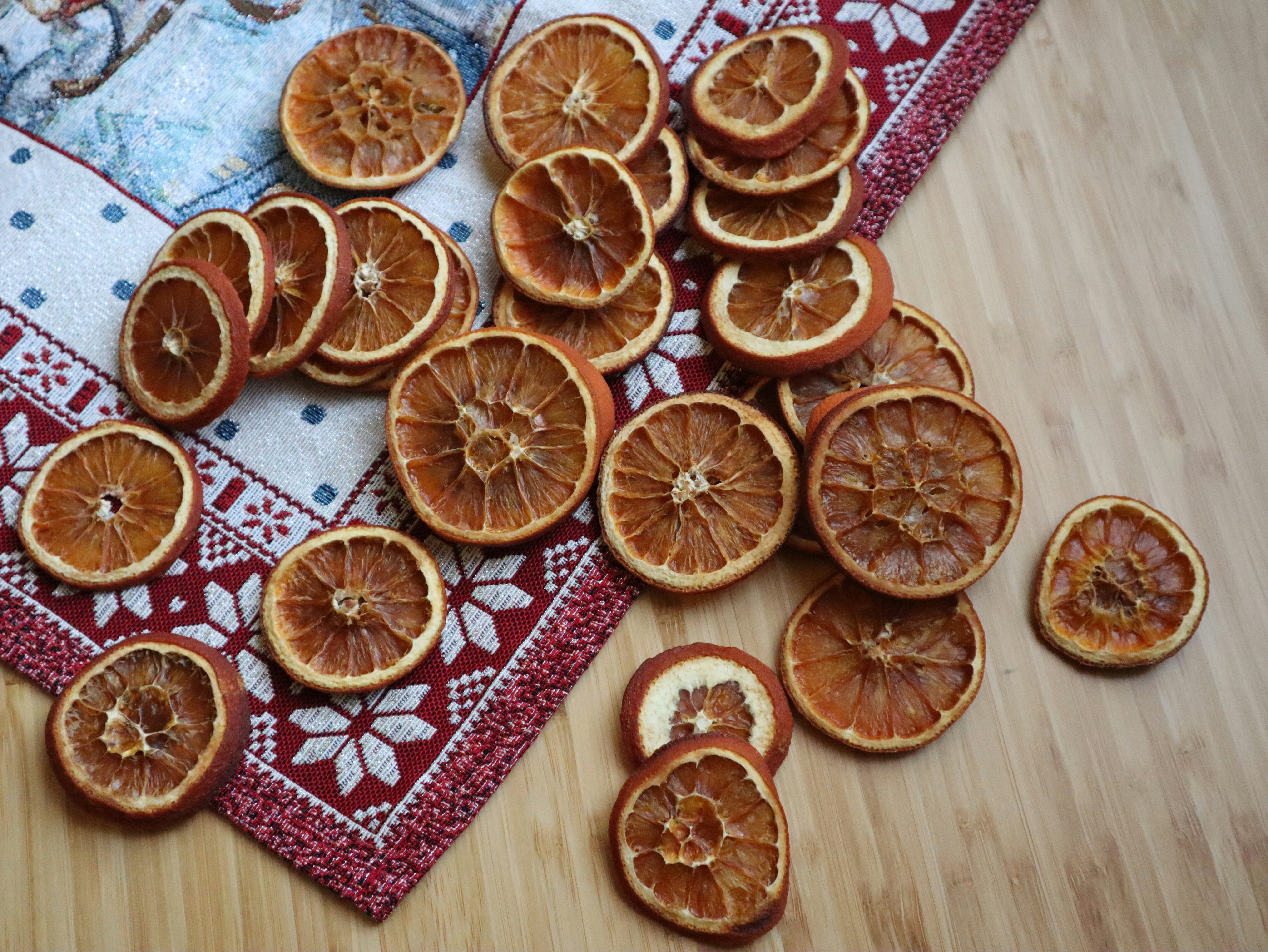 Little Citrus, Big Leaves: What Xinhui Ripe Tangerine Pu-erh Actually Tastes Like (and How to Brew It)