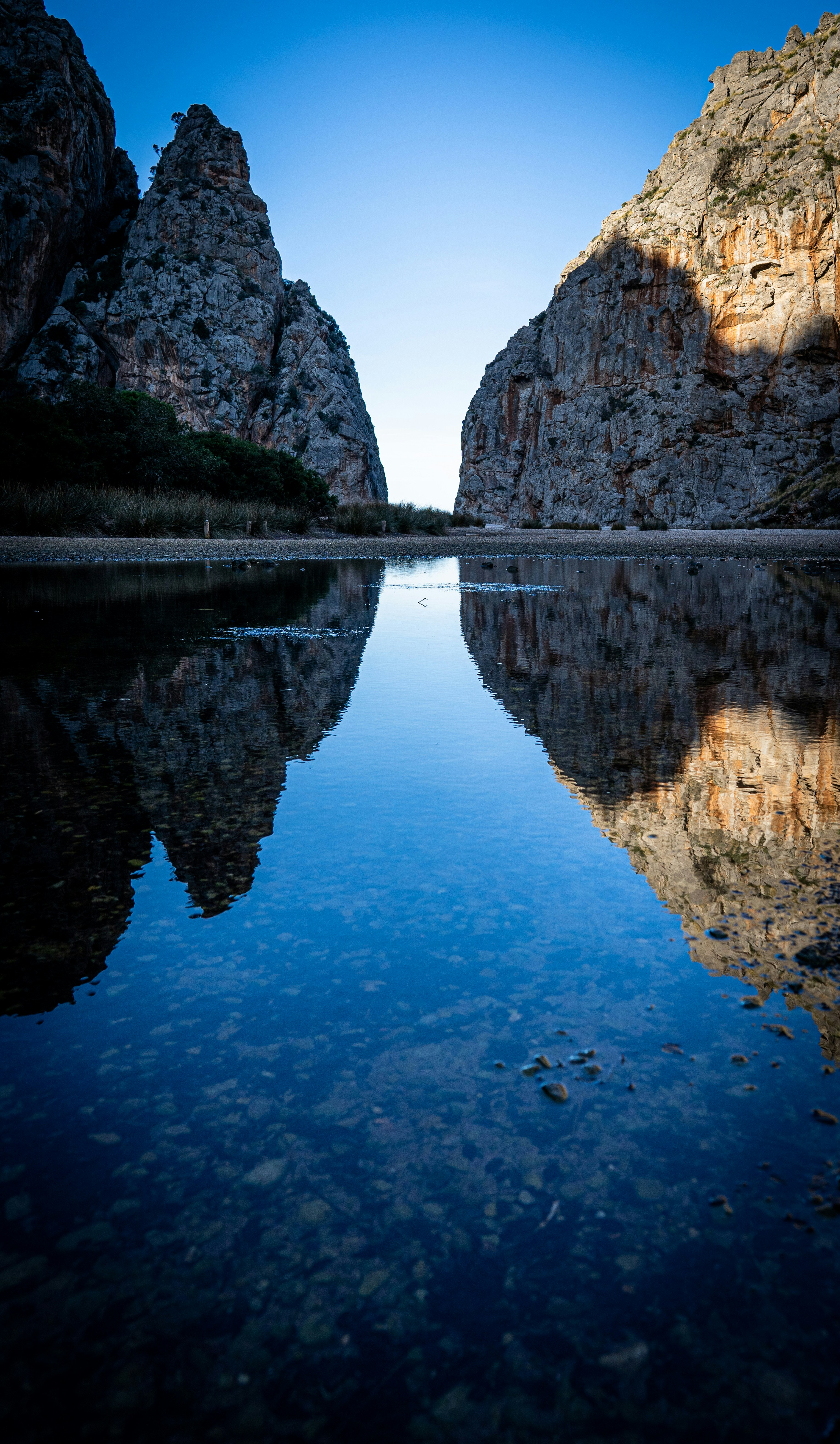 Photo by artemioz