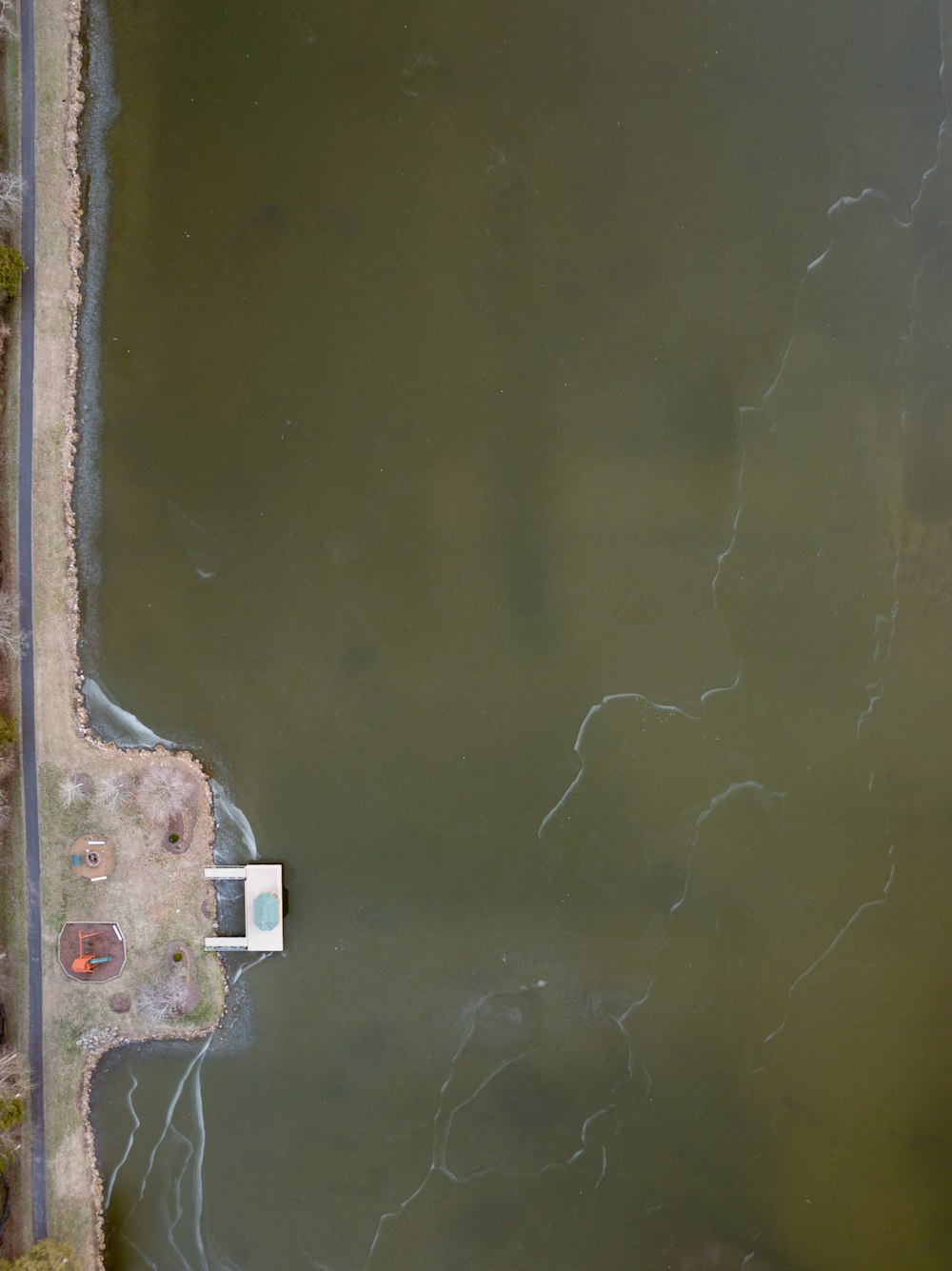 a bird's eye view of a body of water