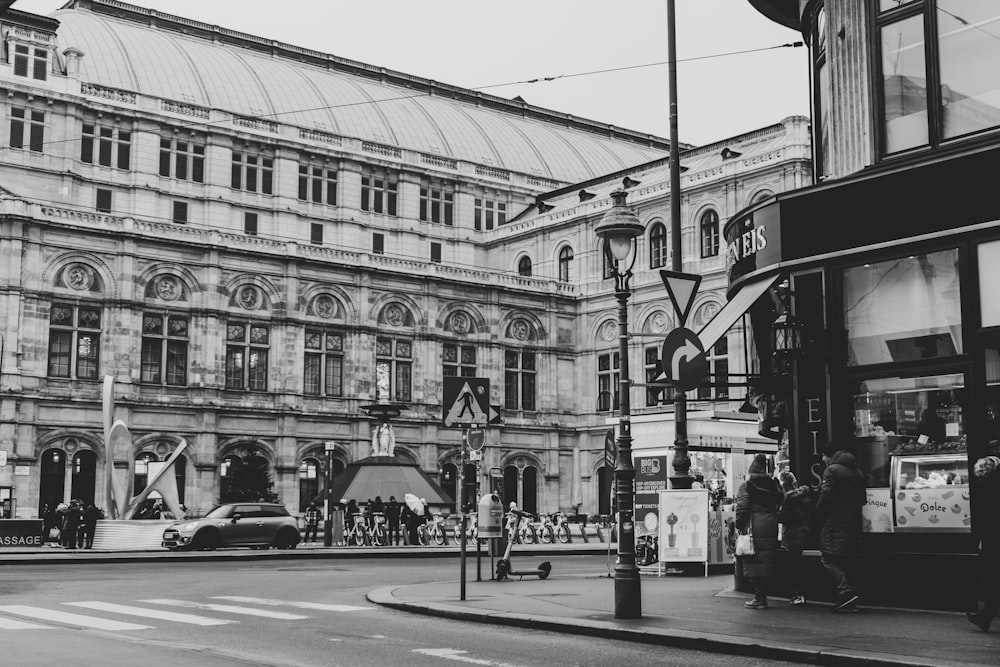 a black and white photo of a city street