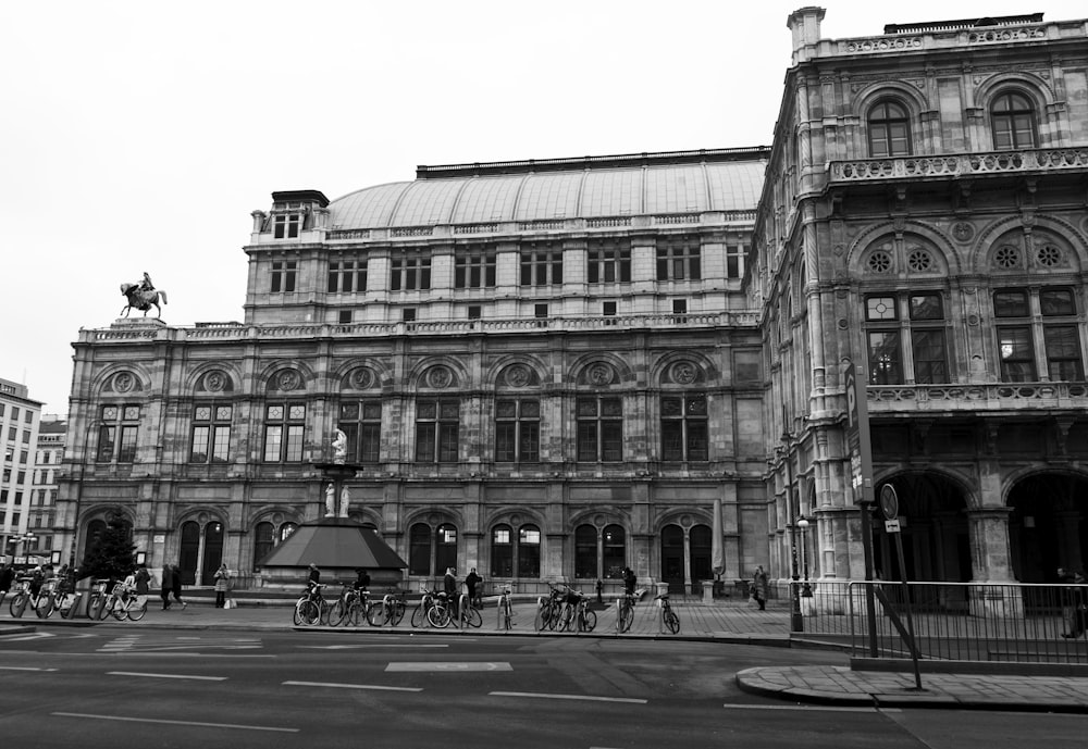 a black and white photo of a large building