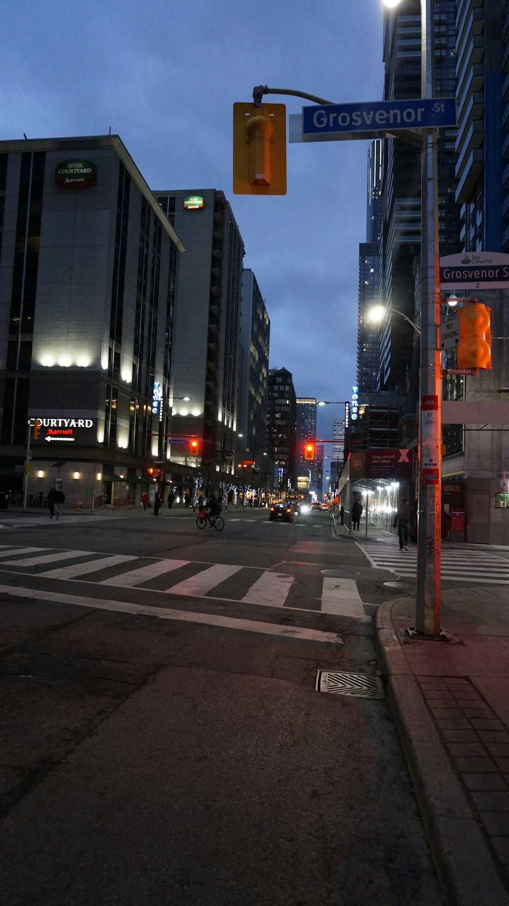 a traffic light on a city street at night