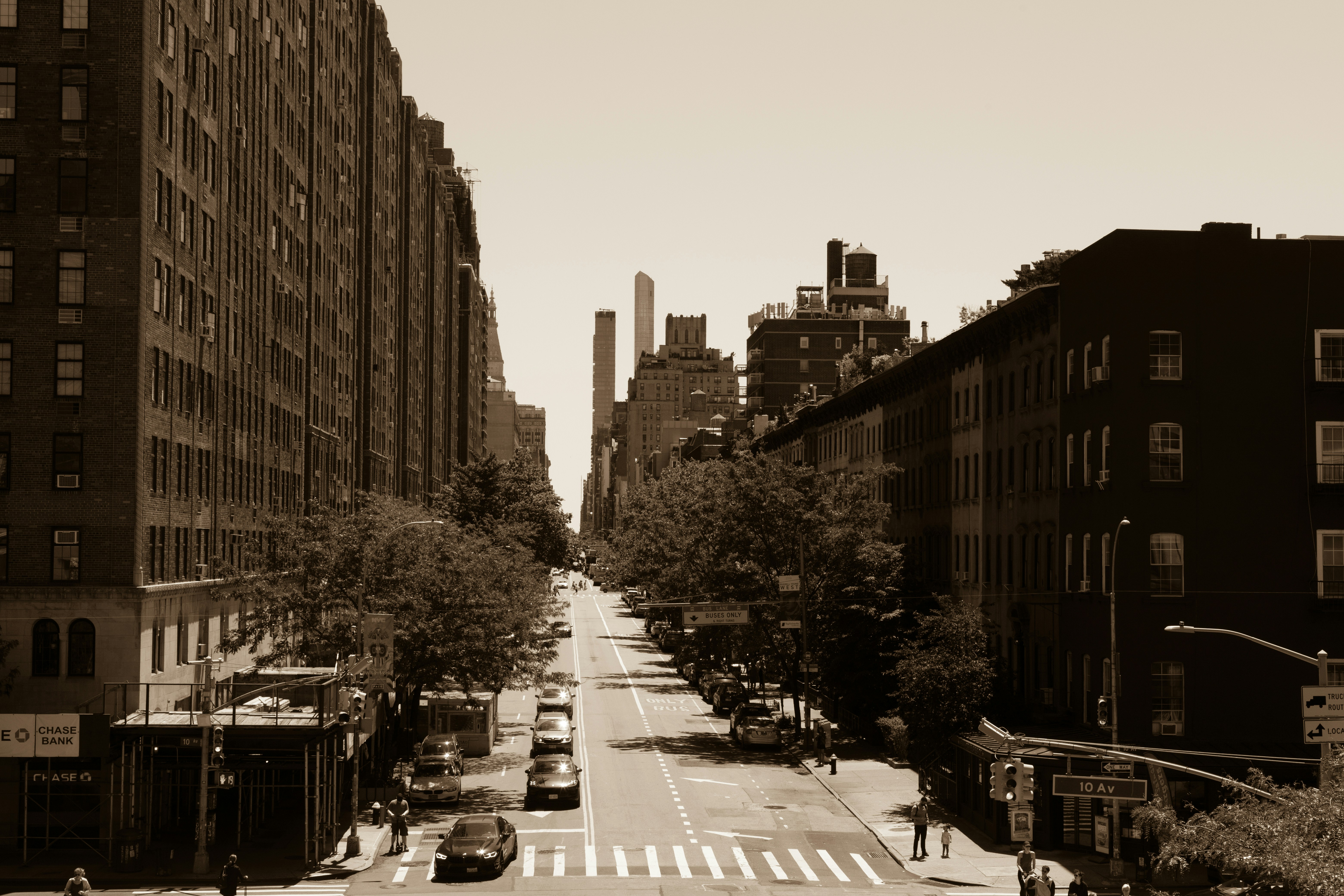 a black and white photo of a city street