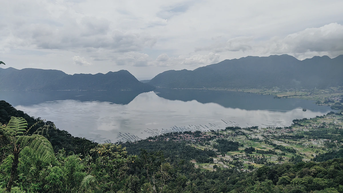 Pesona Puncak Lawang