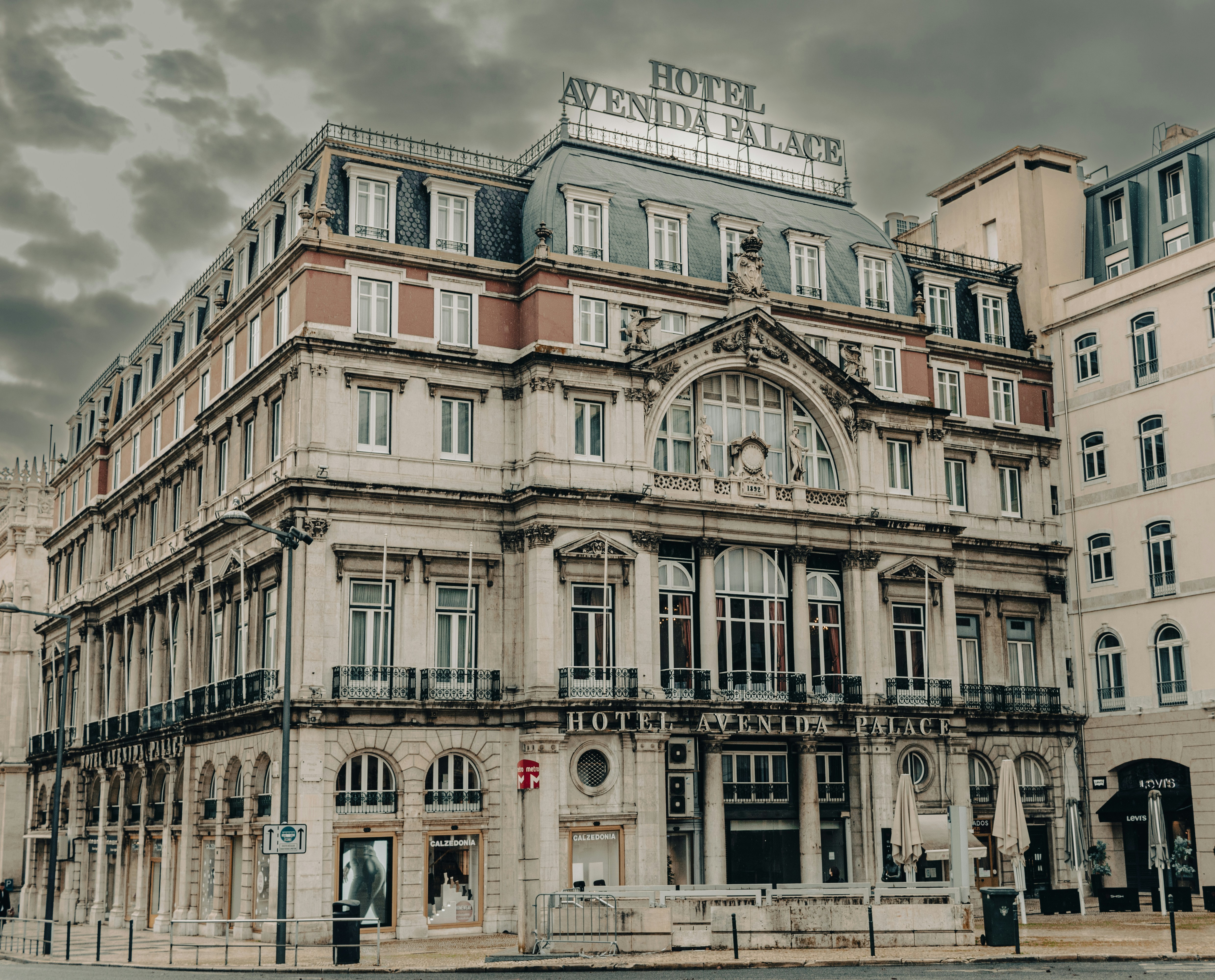 里斯本阿维埃斯酒店