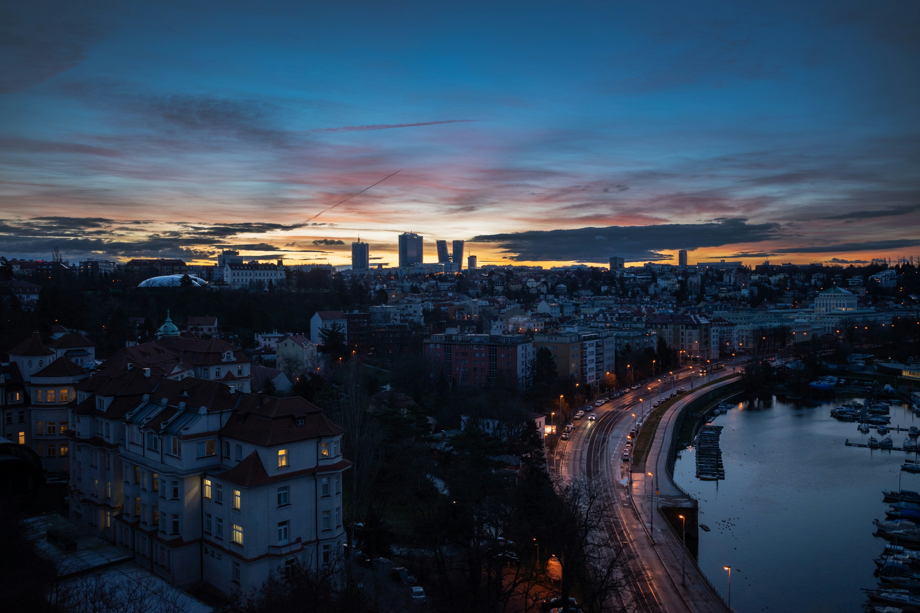 Photo by josefstepanek