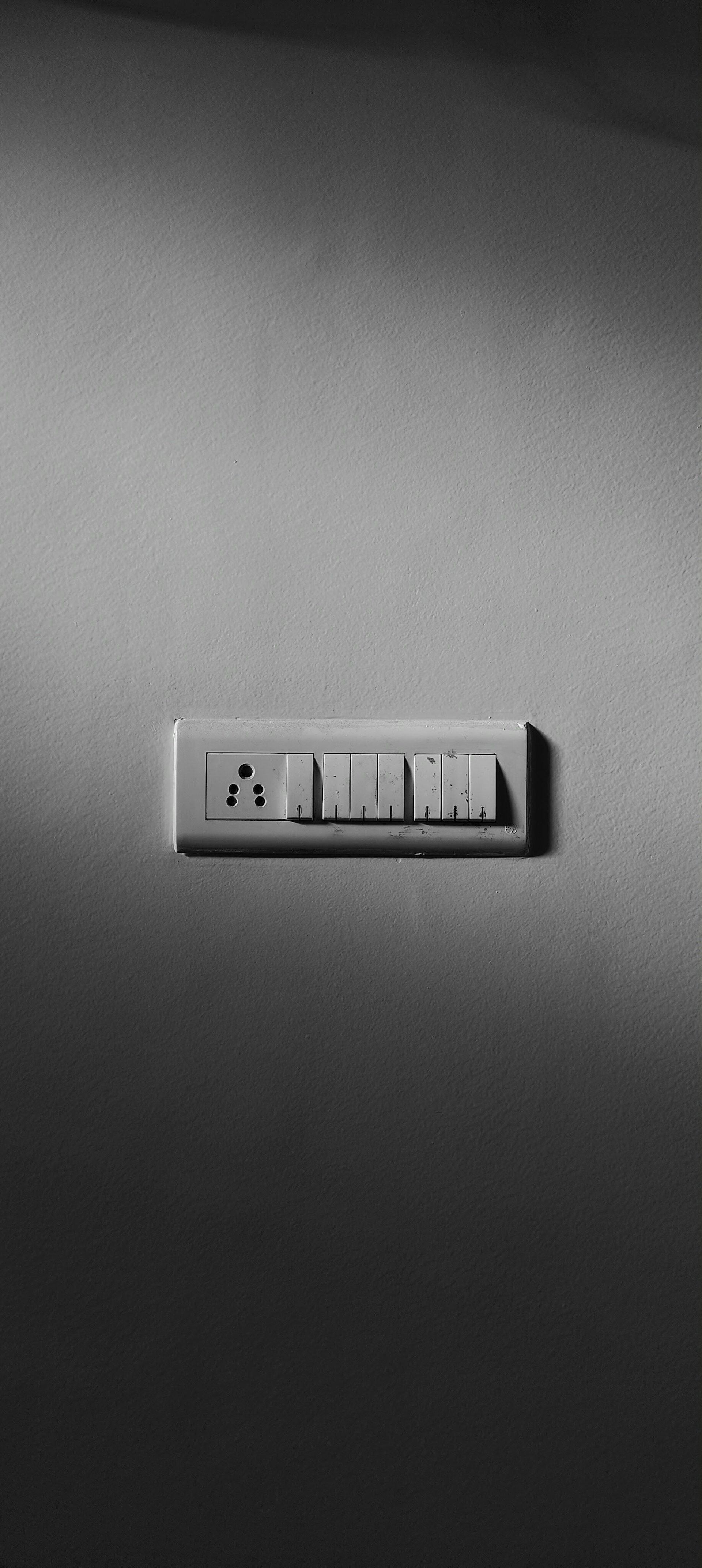 gray computer monitor