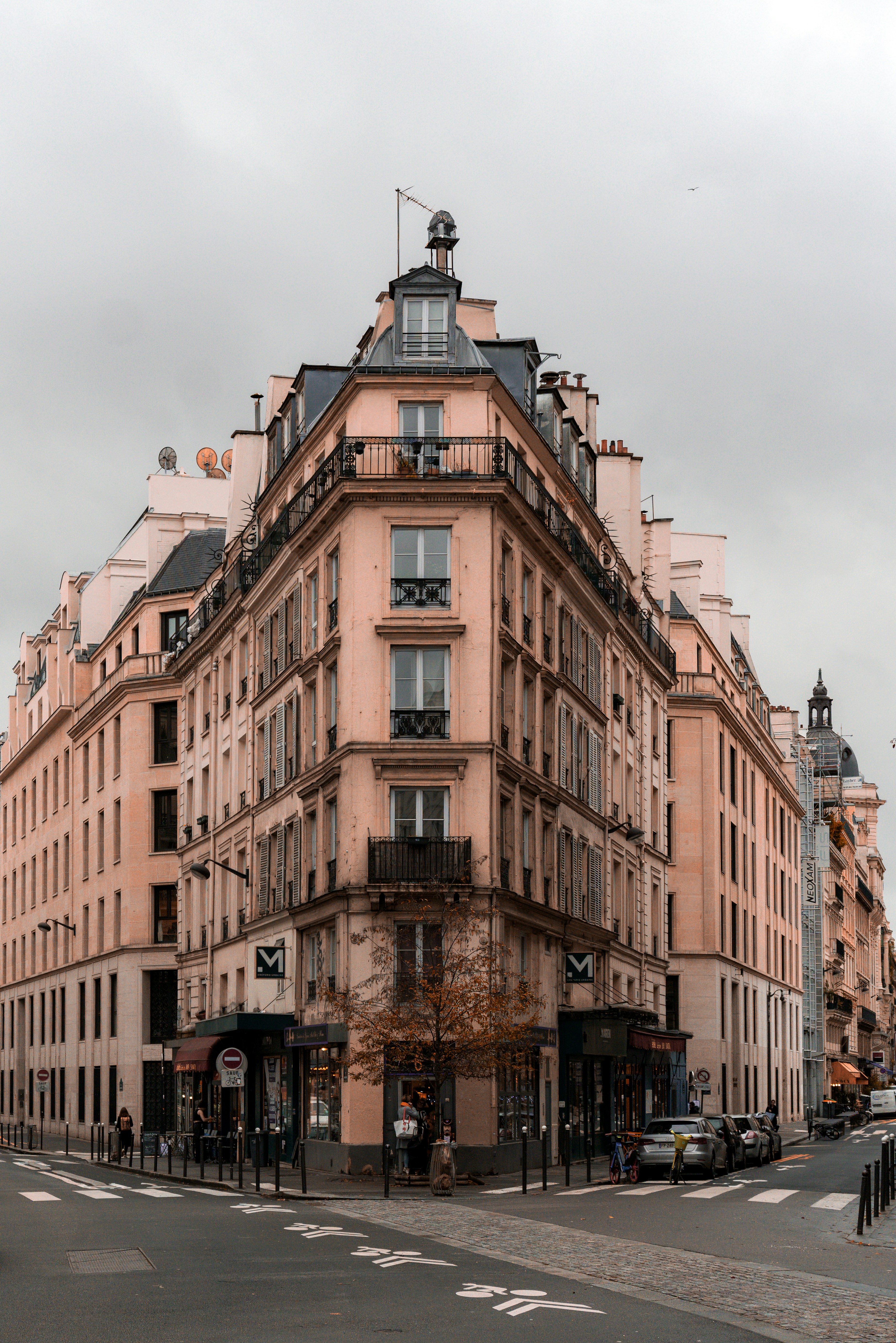 Photo by valentinlacoste