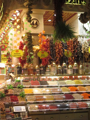 Vibrant spice market display