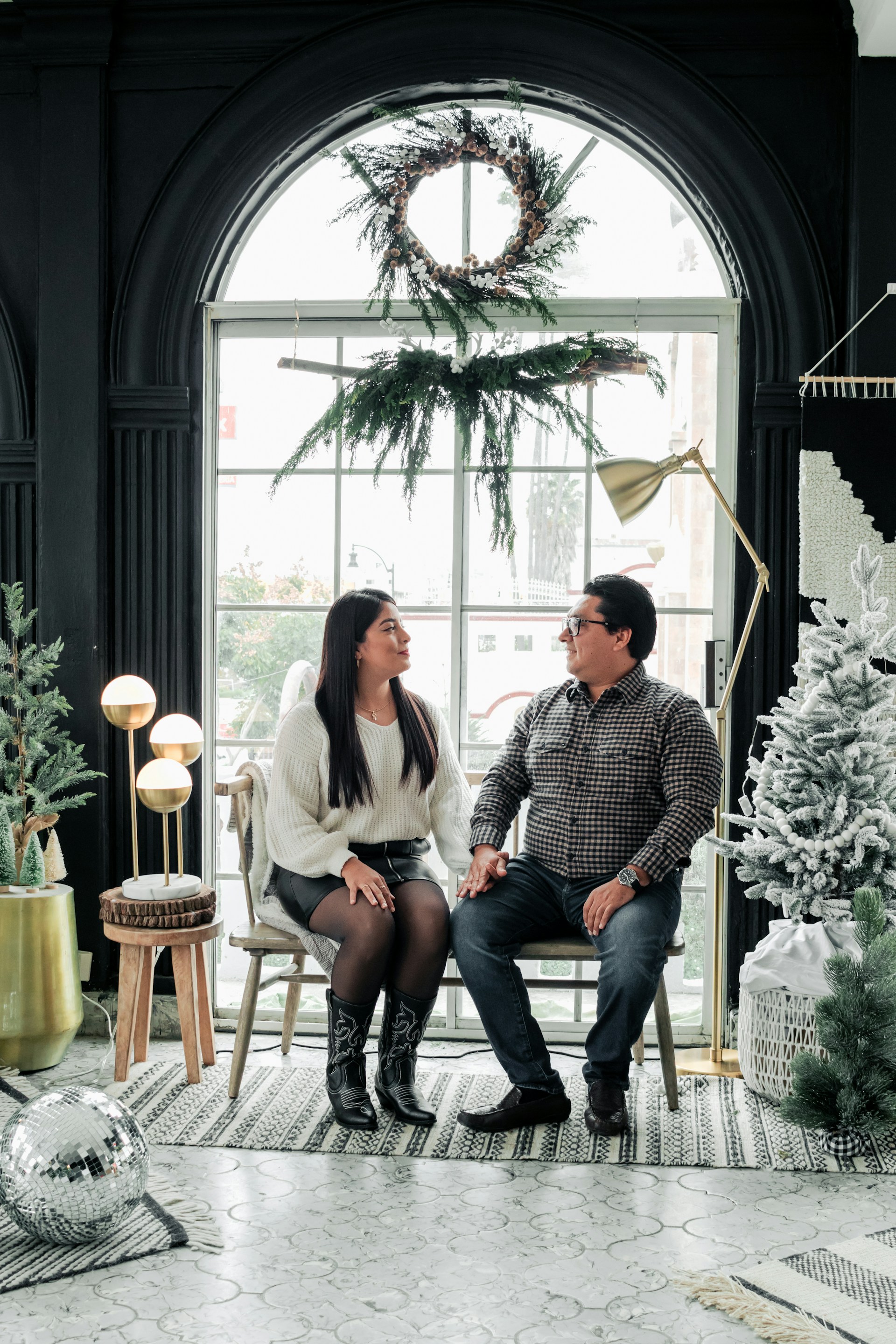 gray computer monitor