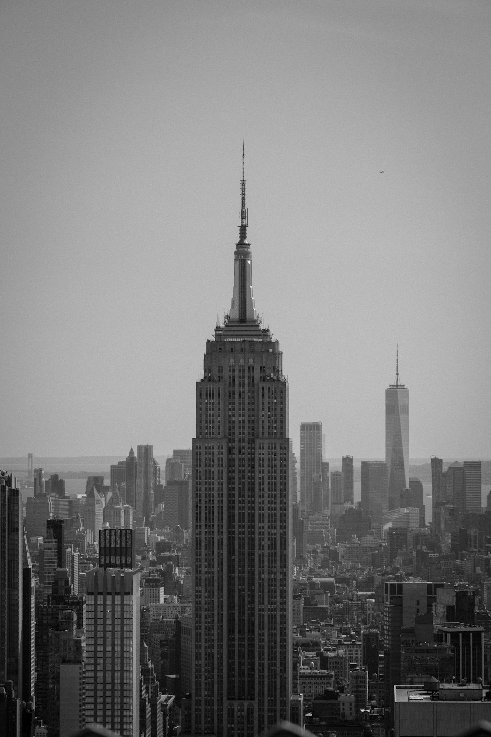 a black and white photo of a city skyline