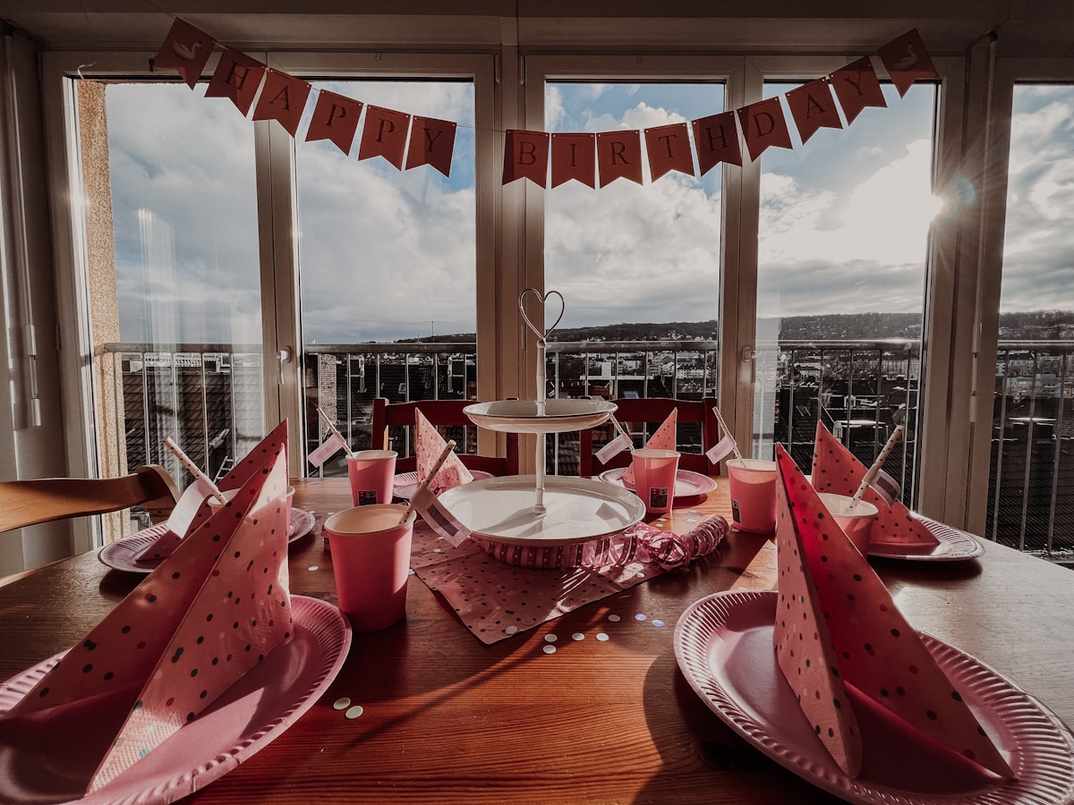 How to throw a budget-friendly birthday party for 22 kids?