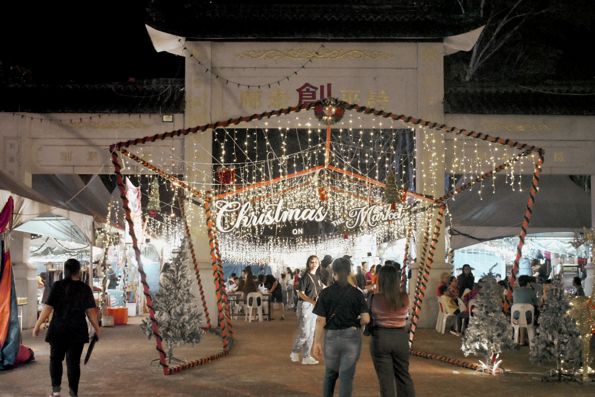 black and white bed linen