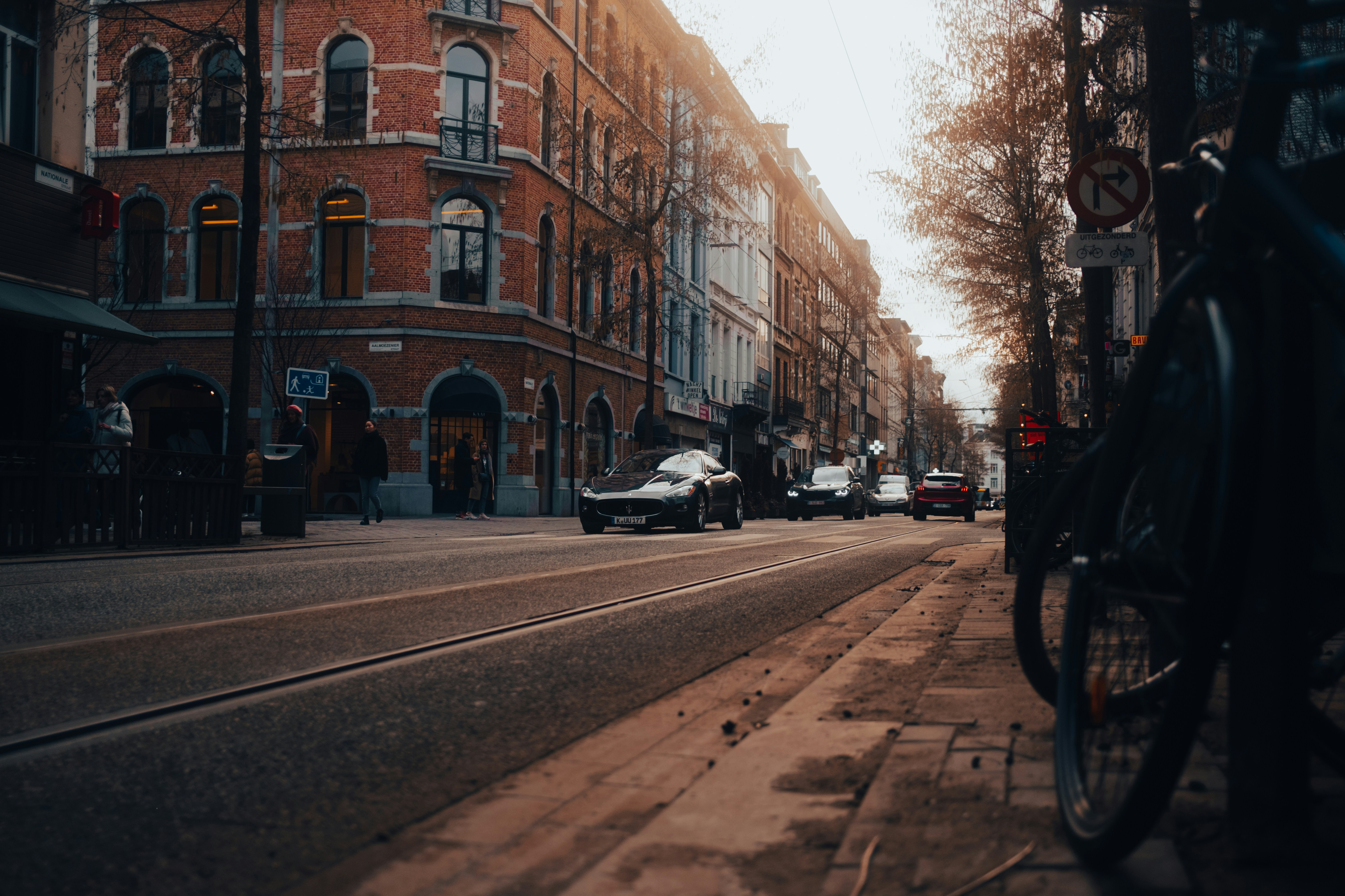 Photo by lorenzohamers