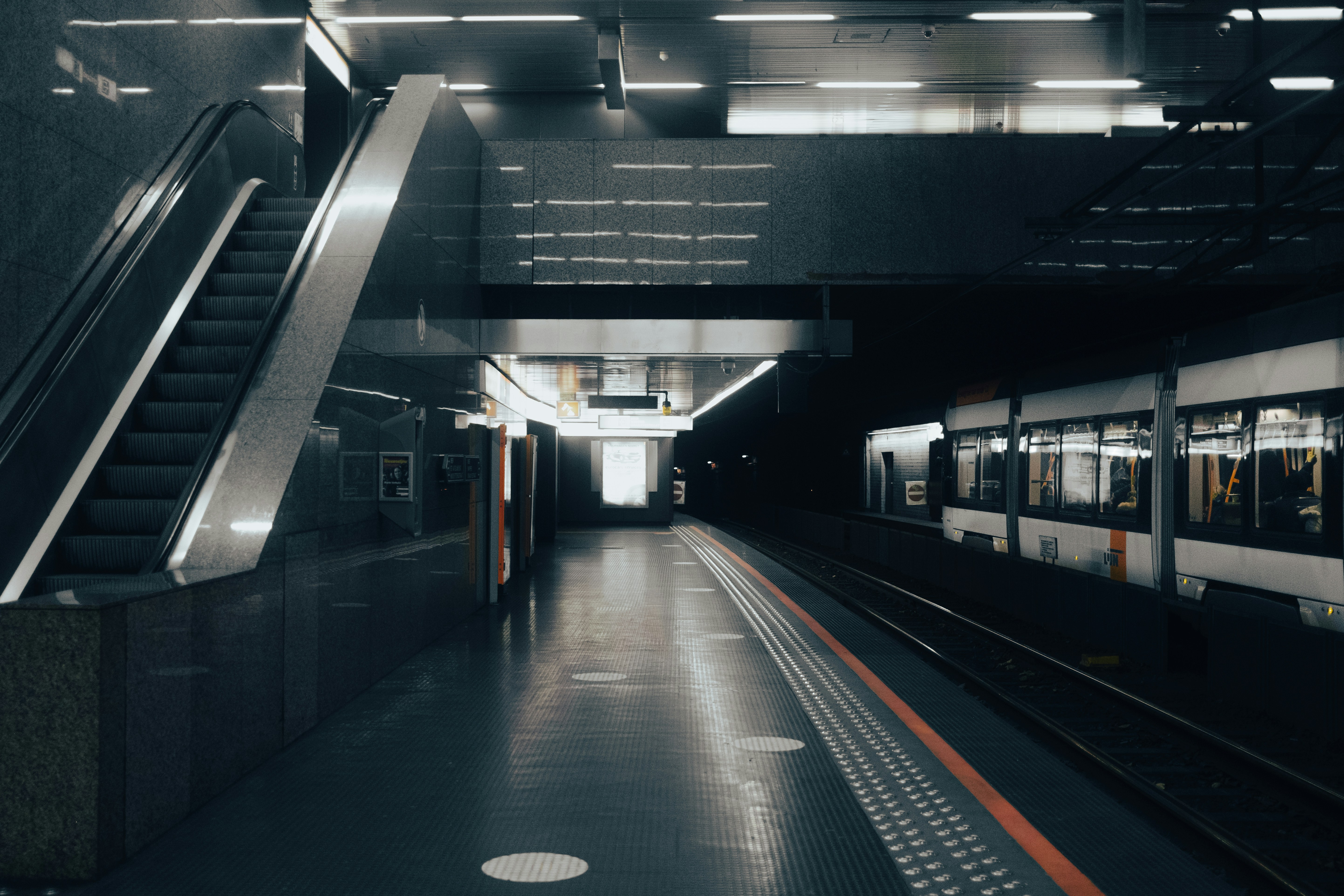 Photo by lorenzohamers