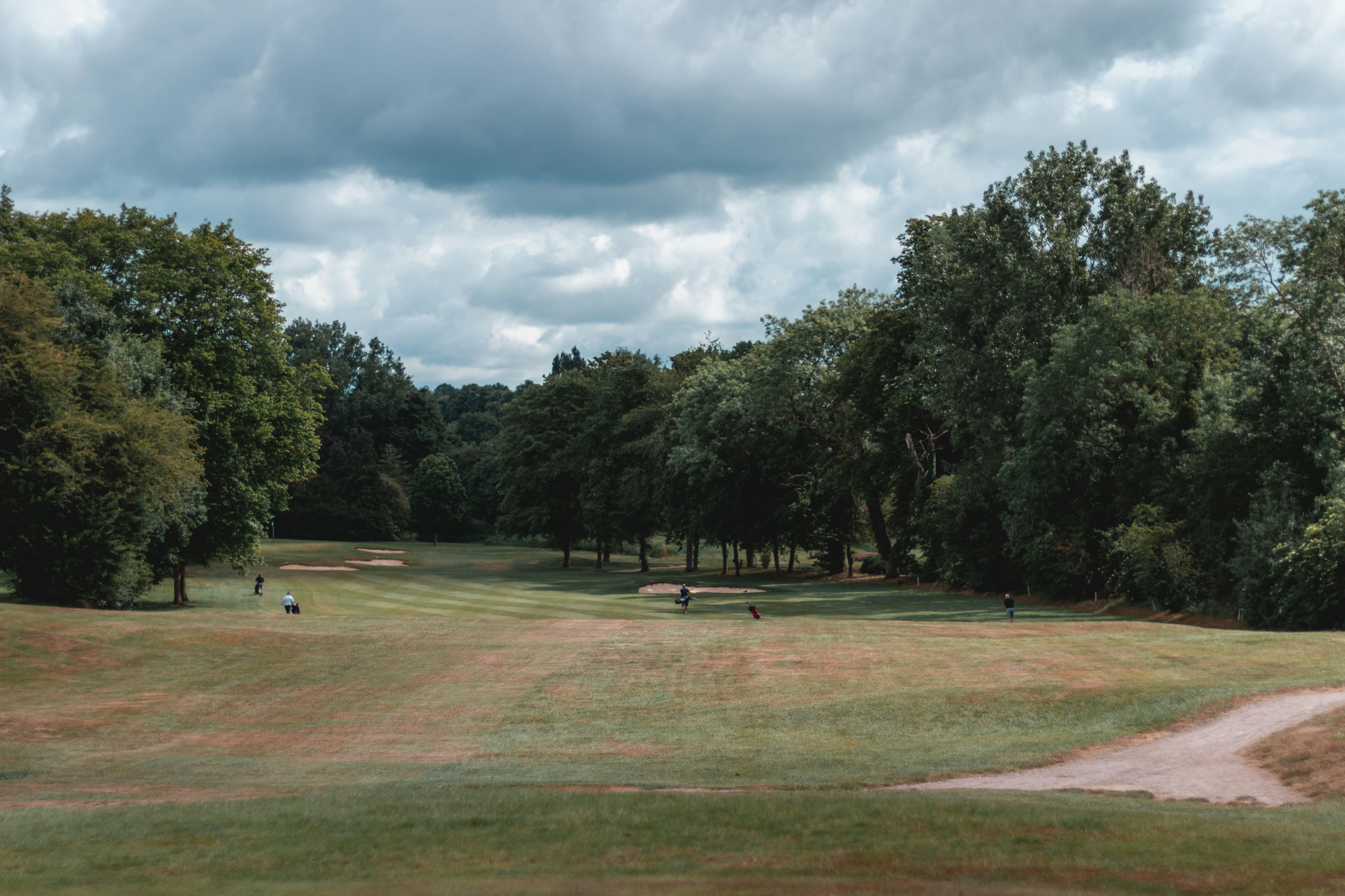 a view of a golf course from a distance, 
