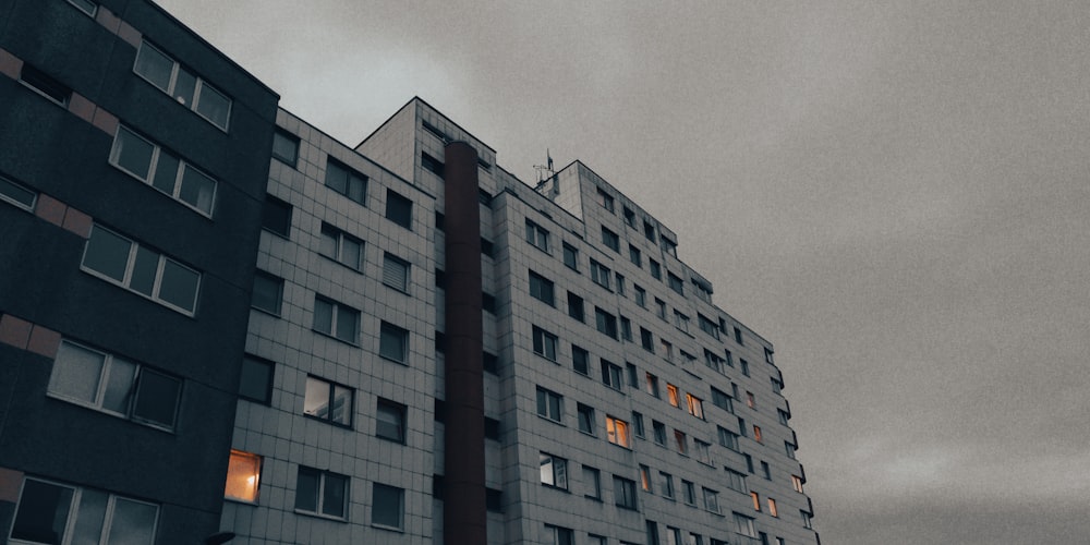 a very tall building with some windows on it