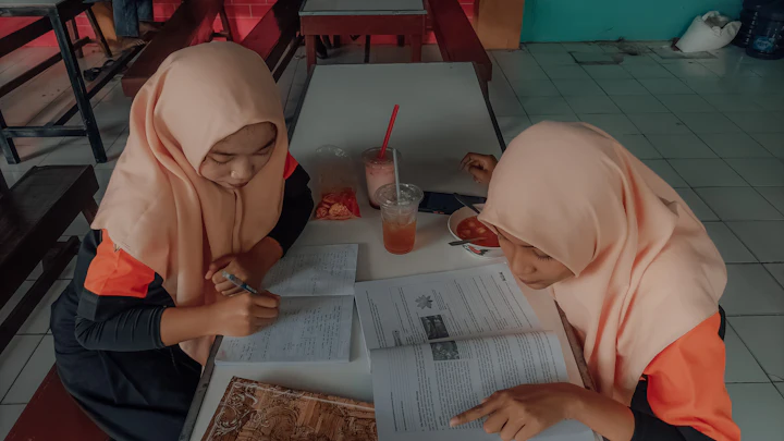Contoh website SMA Cahaya Bangsa
