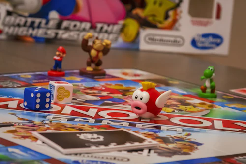 Gros plan d'un plateau de Monopoly
