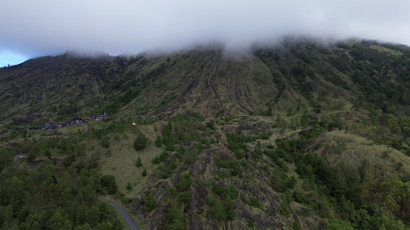 Sunrise open trip Gunung Batur dari atas awan Kintamani Bali