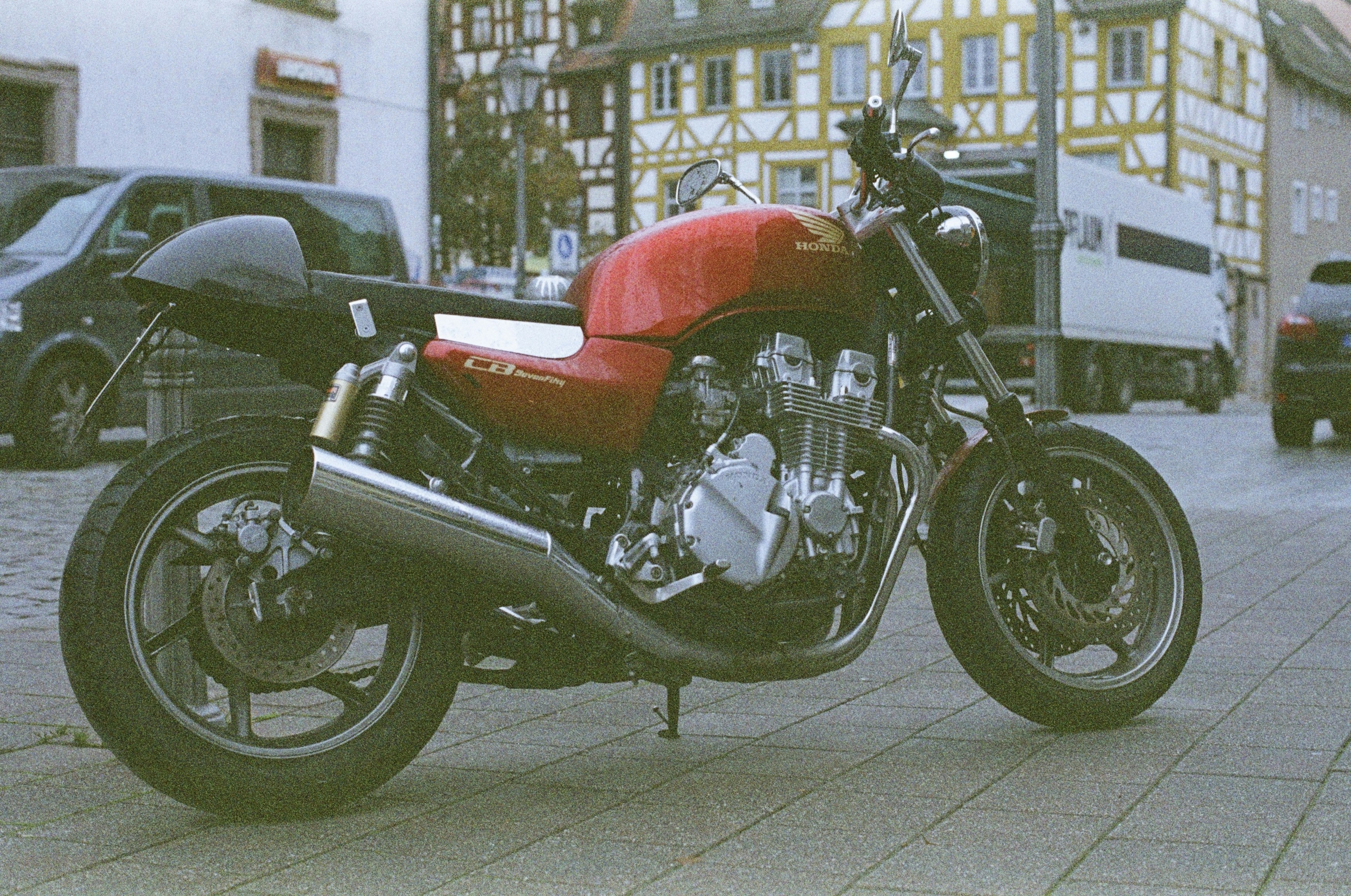 CB1000F