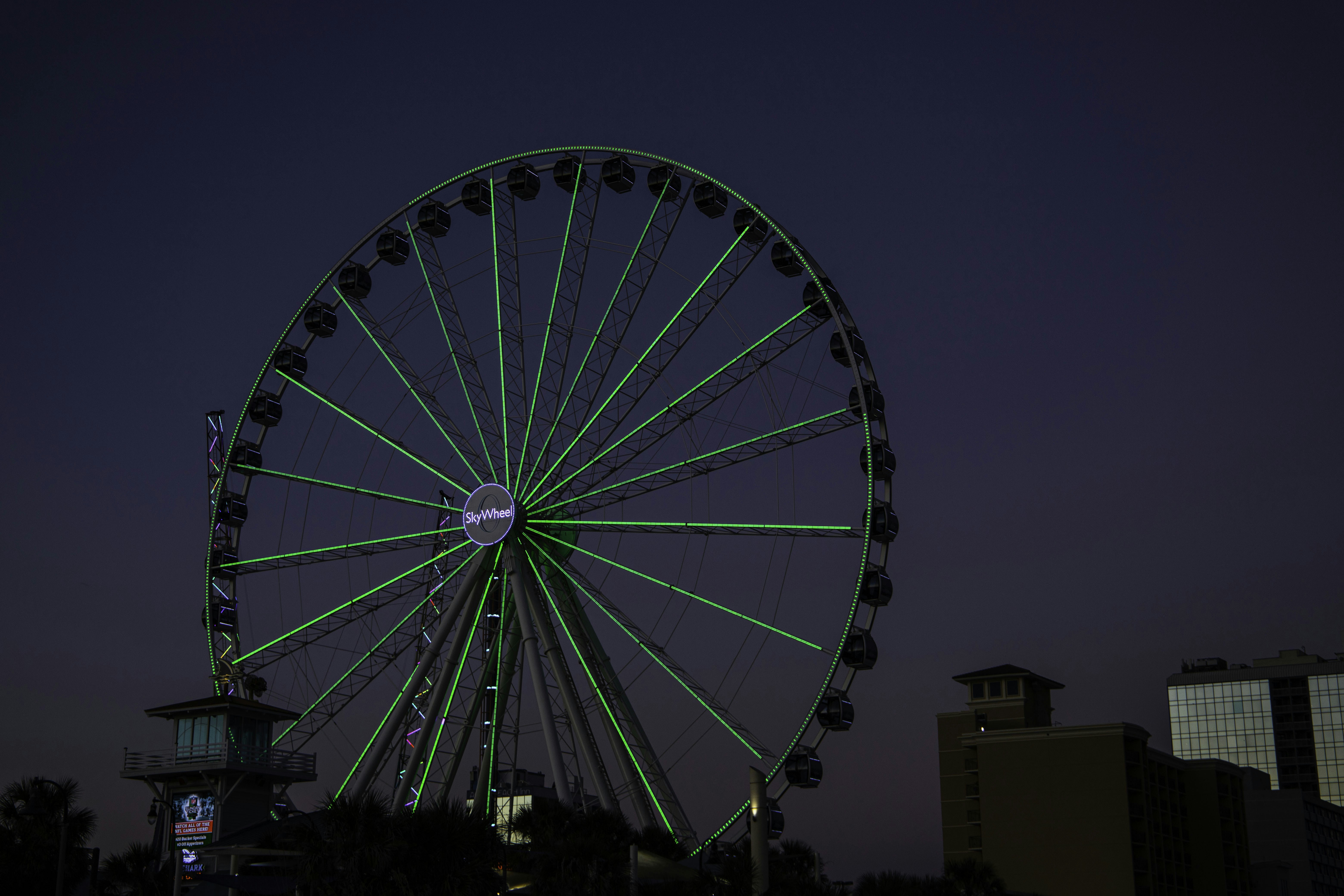 The Myrtle Beach SkyWheel at night